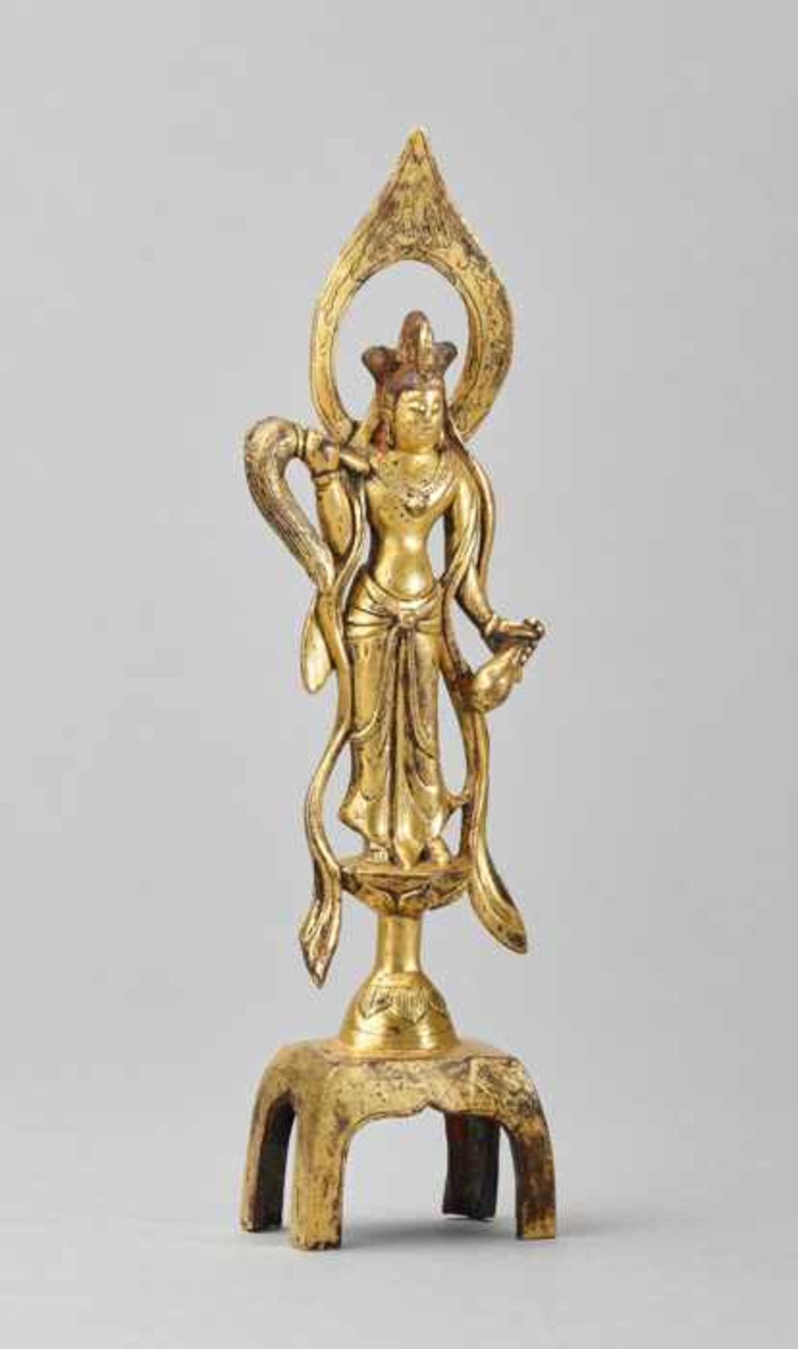 A GILT BRONZE FIGURE OF A STANDING GUANYIN, TANG Fire-gilt bronze. China, Tang Dynasty (618-907)Gilt - Image 3 of 5