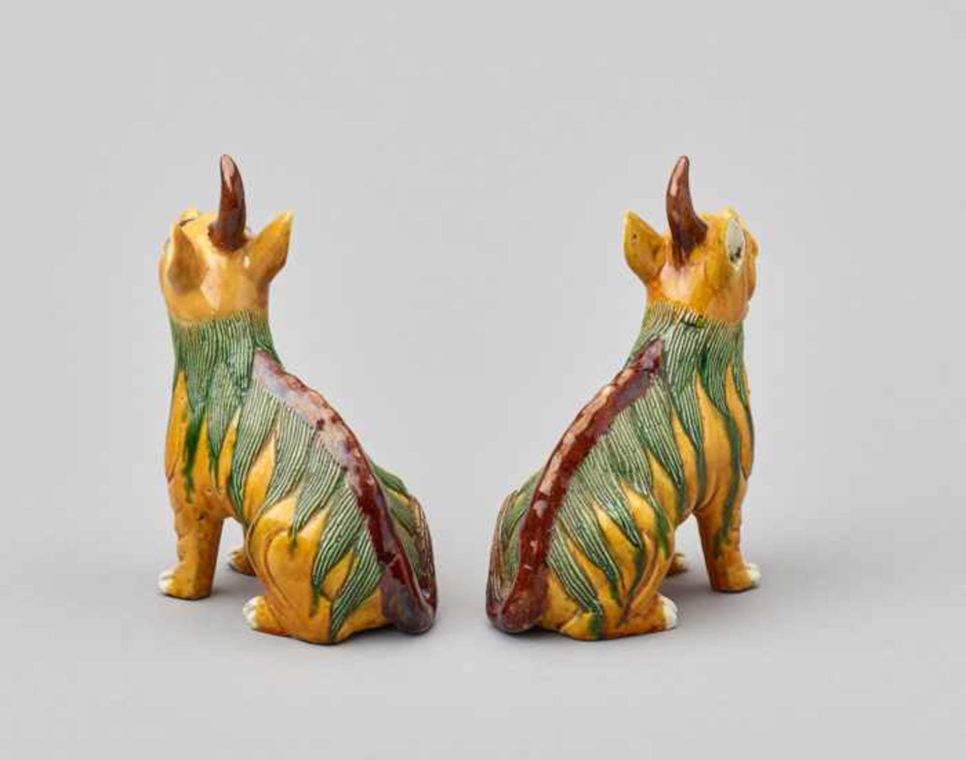 A PAIR OF SANCAI GLAZED PORCELAIN FIGURES OF QILIN, QING DYNASTY Porcelain with Sancai glaze. China, - Image 3 of 4