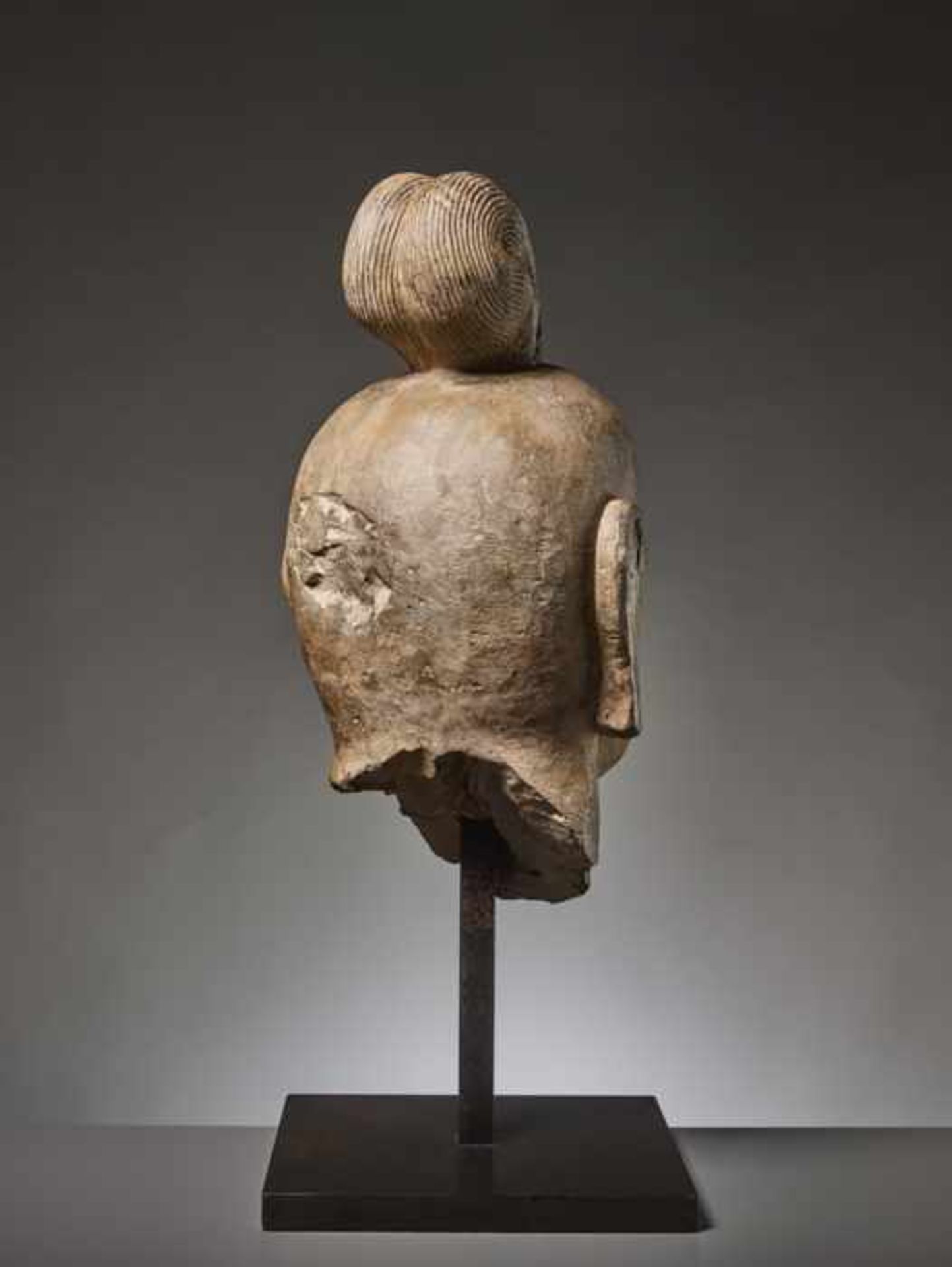 OVER-LIFESIZE LIMESTONE HEAD OF A TIANWANG GUARDIAN GOD, CHINA, TANG DYNASTY Sculpted and carved - Image 8 of 8