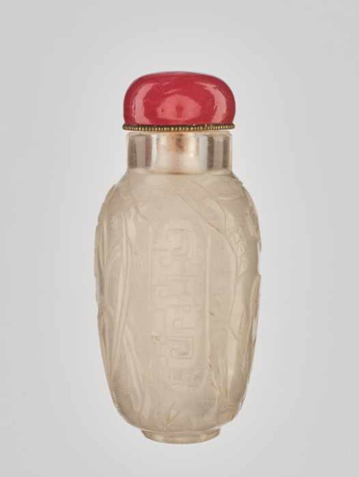 AN INSCRIBED  ROCK CRYSTAL ‘LIU HAI’ SNUFF BOTTLE, MID QING DYNASTY Transparent rock crystal, of - Image 4 of 6