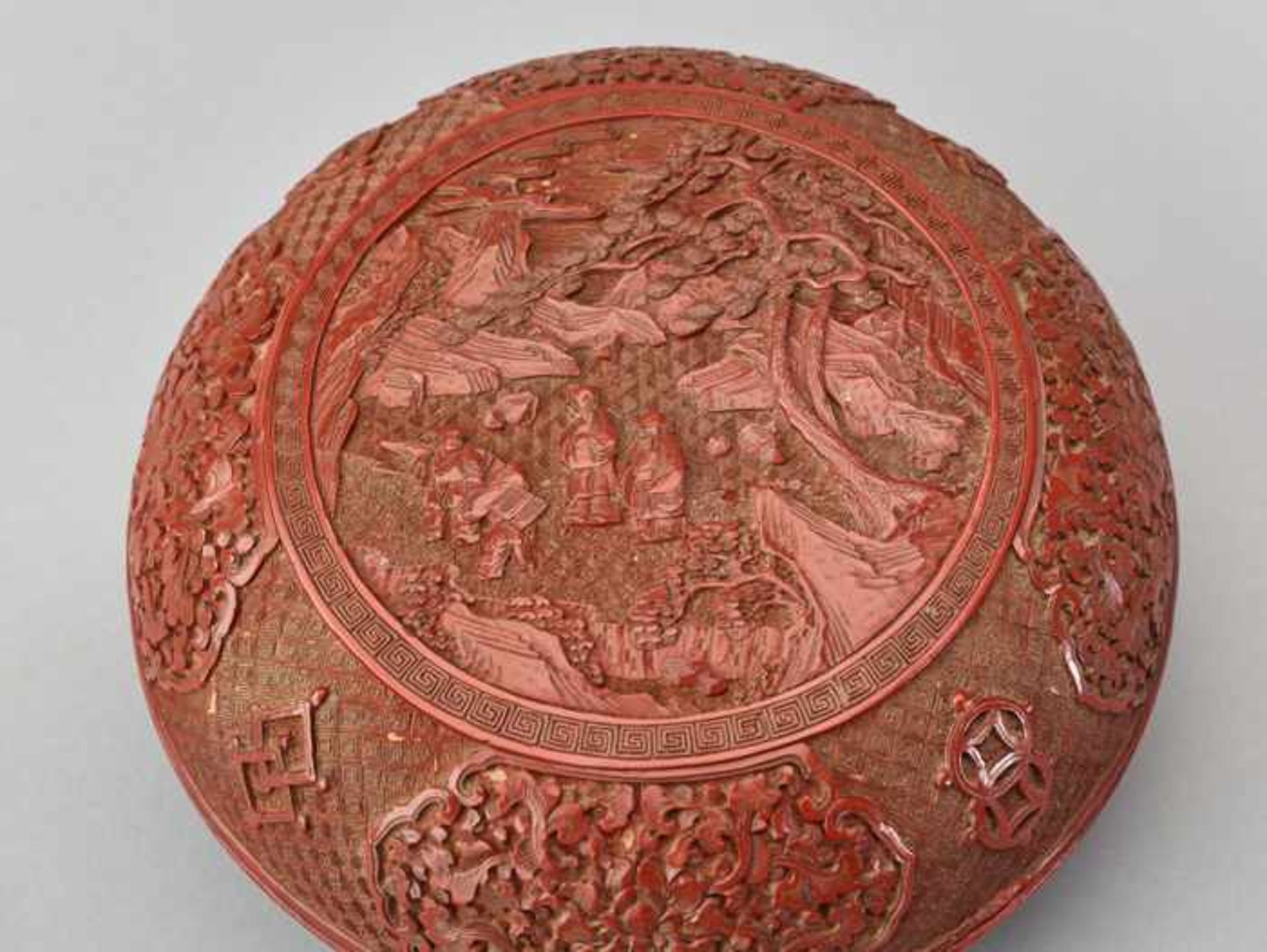 A ‘SCHOLARS AND PUPILS’ CINNABAR LACQUER BOX, 17th-18th CENTURY Massive and heavy cast metal box - Image 3 of 7