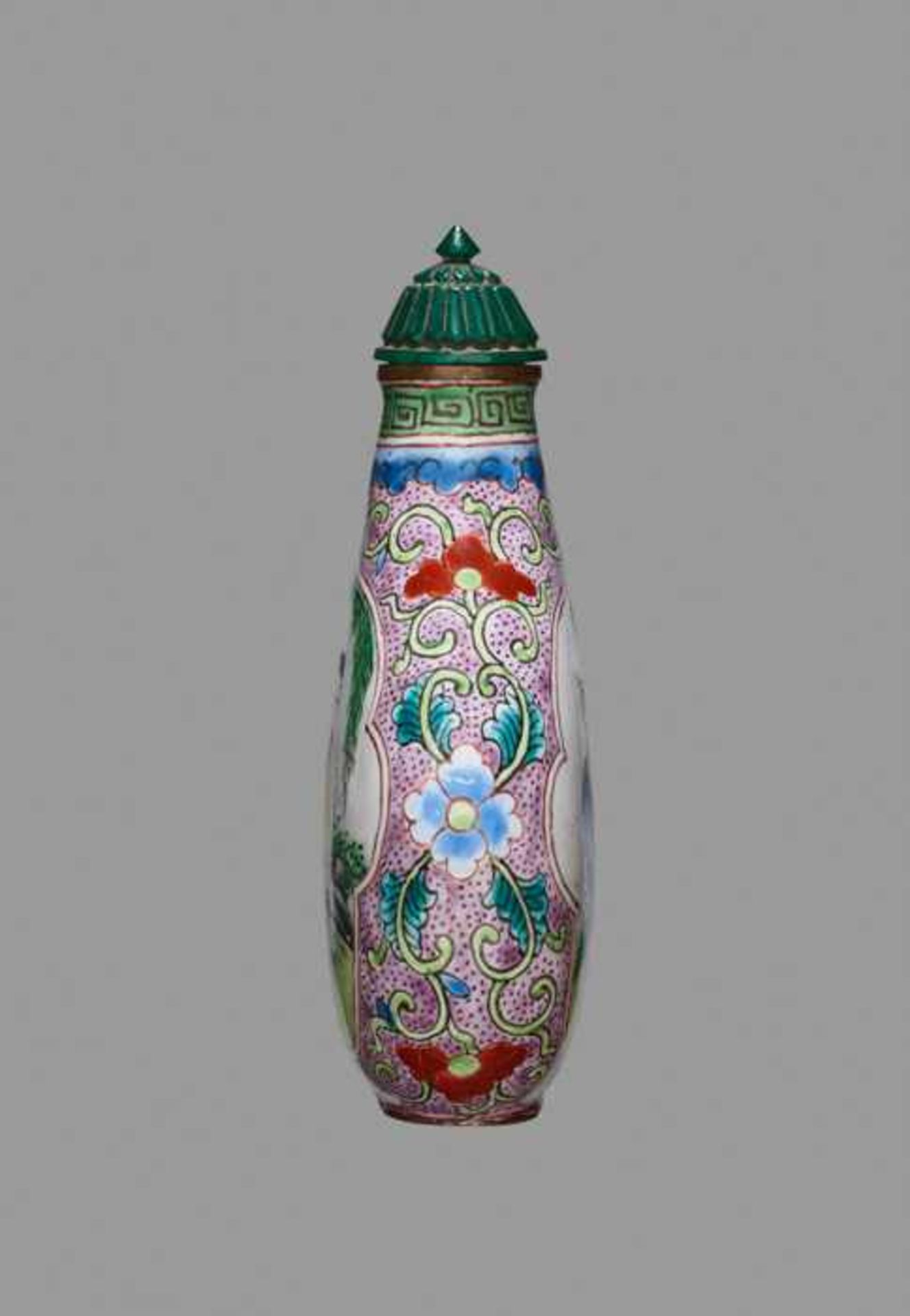 AN ENAMELED COPPER SNUFF BOTTLE, GUANGZHOU, 1850-1930 Copper with painted enamels. China, 1850-1930A - Image 4 of 6