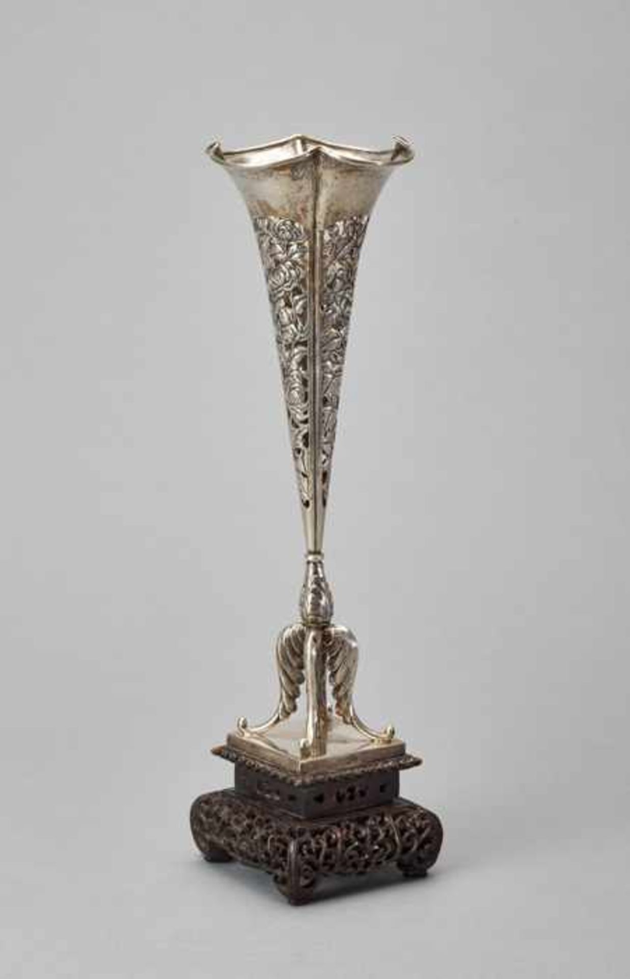 A WO SHING EXPORT SILVER TRUMPET VASE WITH DRAGON, 1880s Silver with chase work and reticulation, - Image 4 of 5