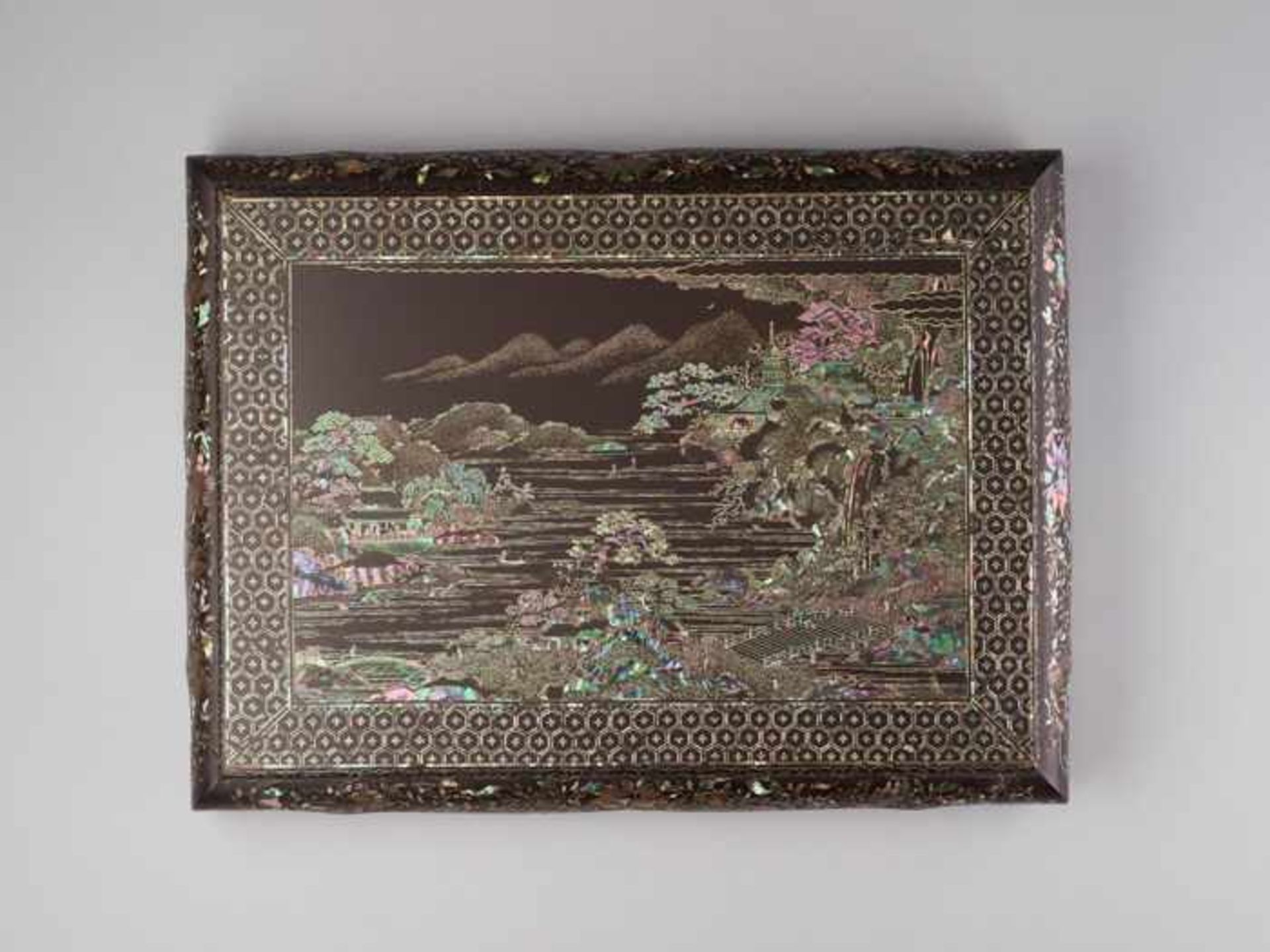 A MOTHER-OF-PEARL AND LACQUER INCENSE STAND, KANGXI Material, color, techniques, functions etc.: - Image 2 of 6