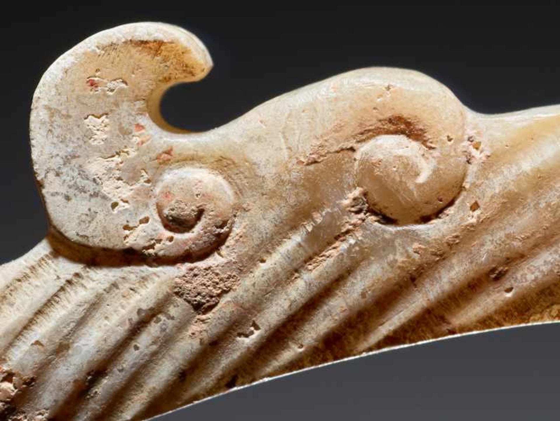 A UNIQUE ELEGANT AND DELICATELY CARVED DRAGON-SHAPED XI OR “KNOT-OPENER” Jade. China, EASTERN - Image 6 of 10