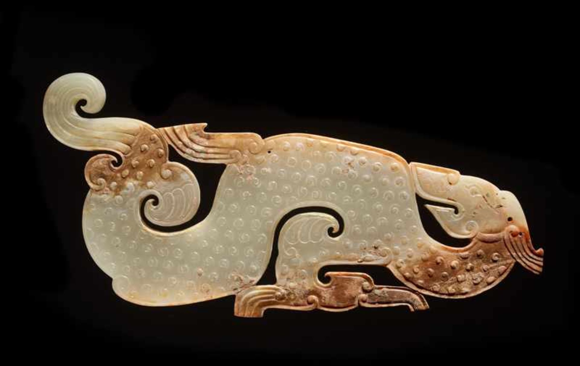 A SUPERB AND EXTREMELY RARE LARGE DRAGON-SHAPED PLAQUE CARVED IN WHITE JADE Jade. China, EASTERN - Image 2 of 8