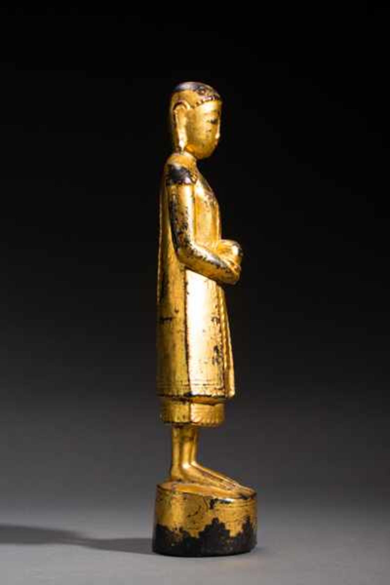 STANDING ARHAT Noble wood, lacquer, gilding. Burma, first half of 20th cent.An apostle of the - Image 5 of 7