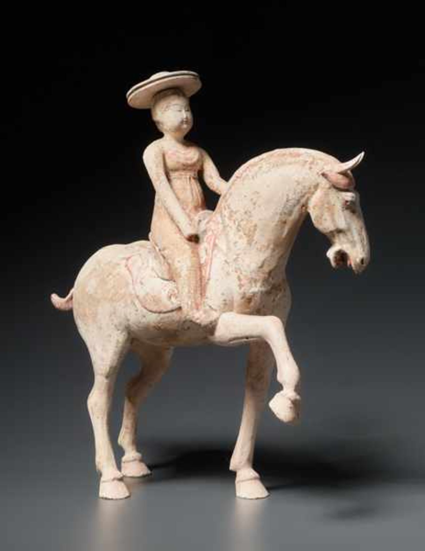 EQUESTRIAN LADY Terracotta with painting. China, Tang-dynasty (618 - 905), TL-getestetAn exceptional - Bild 4 aus 4