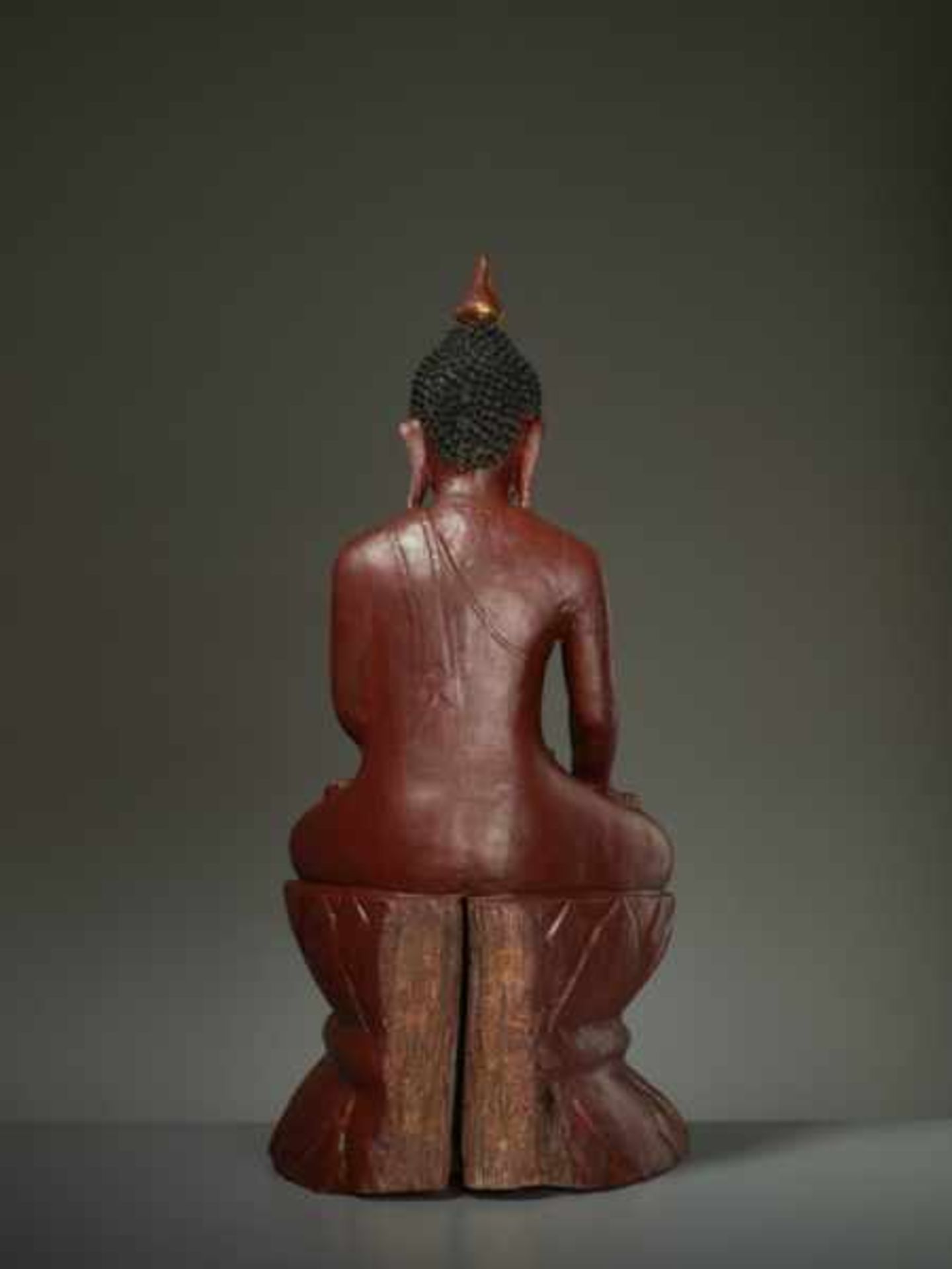 BUDDHA CALLING UPON THE EARTH-GODDESS Wood, lacquer, gilding. Burma, ca. 18th to 19th cent.By - Image 5 of 6