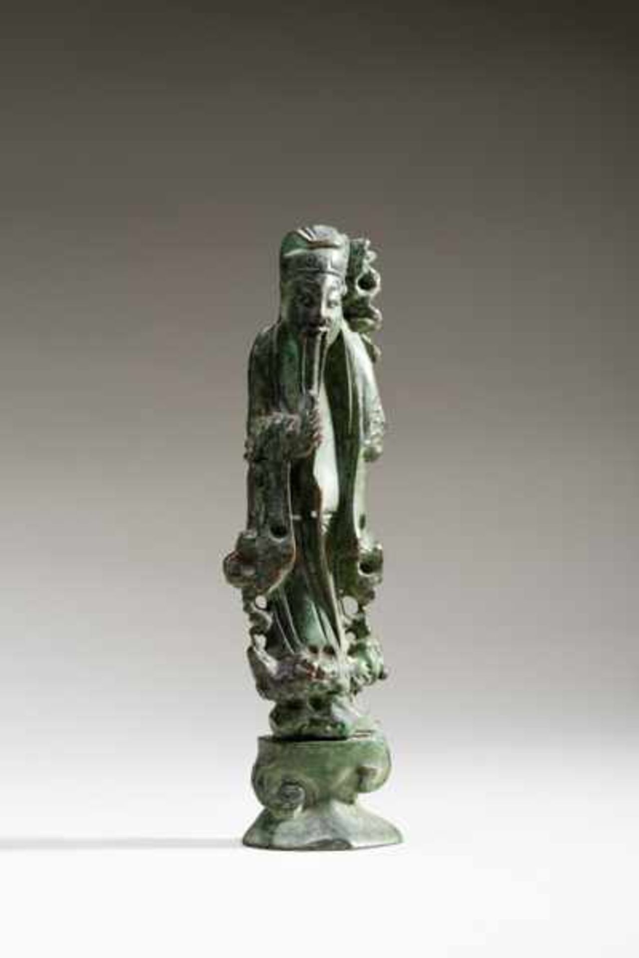 TWO STANDING DIVINITIES Bronze. China, possibly 18th cent. to first half of 19th cent.These two - Image 2 of 9