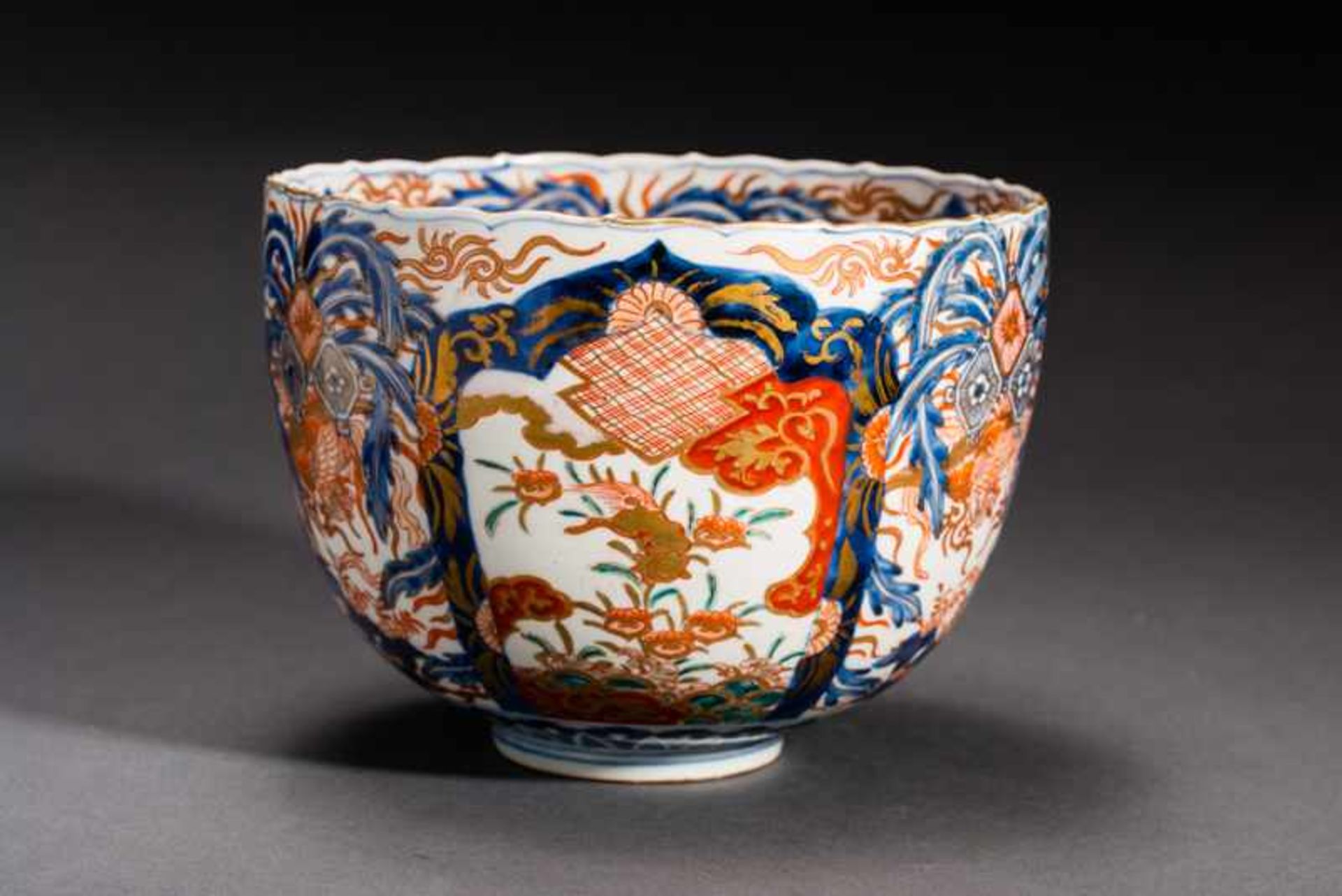 VERY DECORATIVE BOWL Imari porcelain with blue underglaze, enamel paint and gold. Japan, MeijiThis - Image 3 of 6