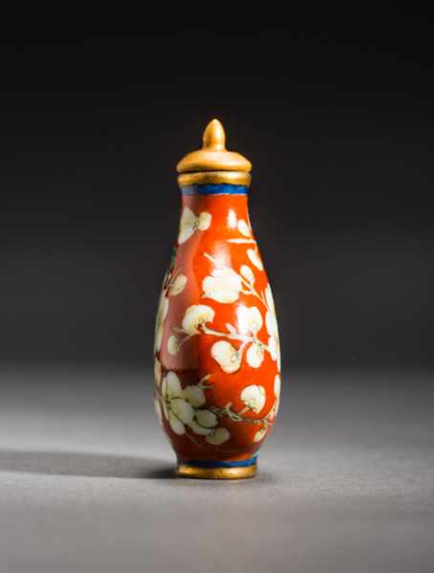 BLOSSOMING PLUM TREE Porcelain with enamel paint. Stopper: gilded porcelain, ivory spoon. China, - Image 3 of 6