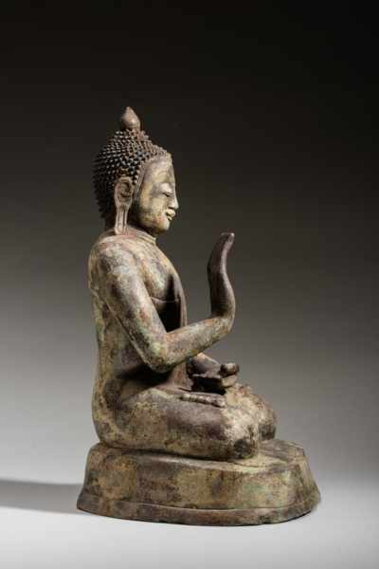 SEATED BUDDHA SHAKYAMUNI Bronze. Burma, in the style of 18th cent.Buddha in lotus position, - Image 4 of 6