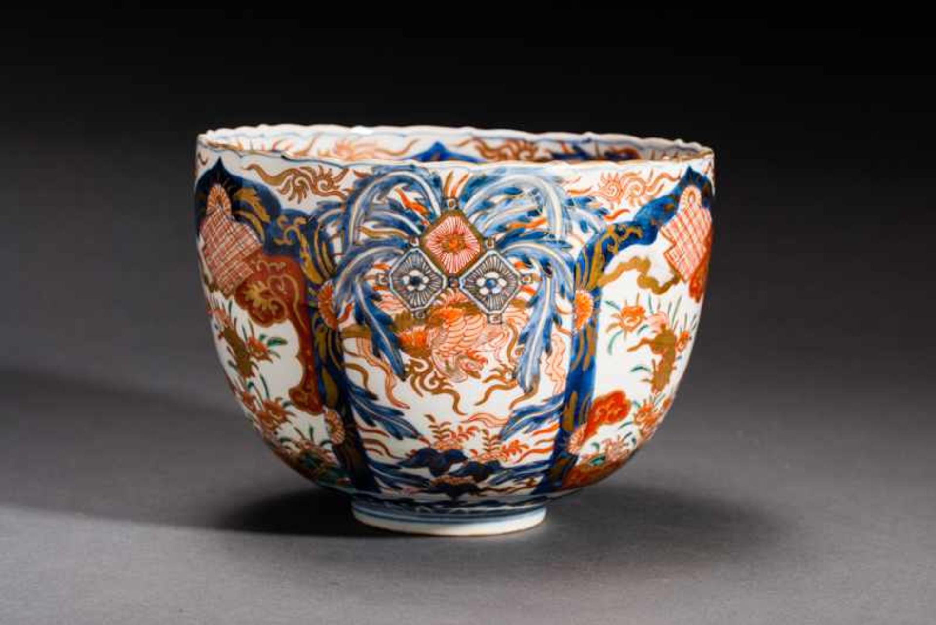 VERY DECORATIVE BOWL Imari porcelain with blue underglaze, enamel paint and gold. Japan, MeijiThis - Image 2 of 6