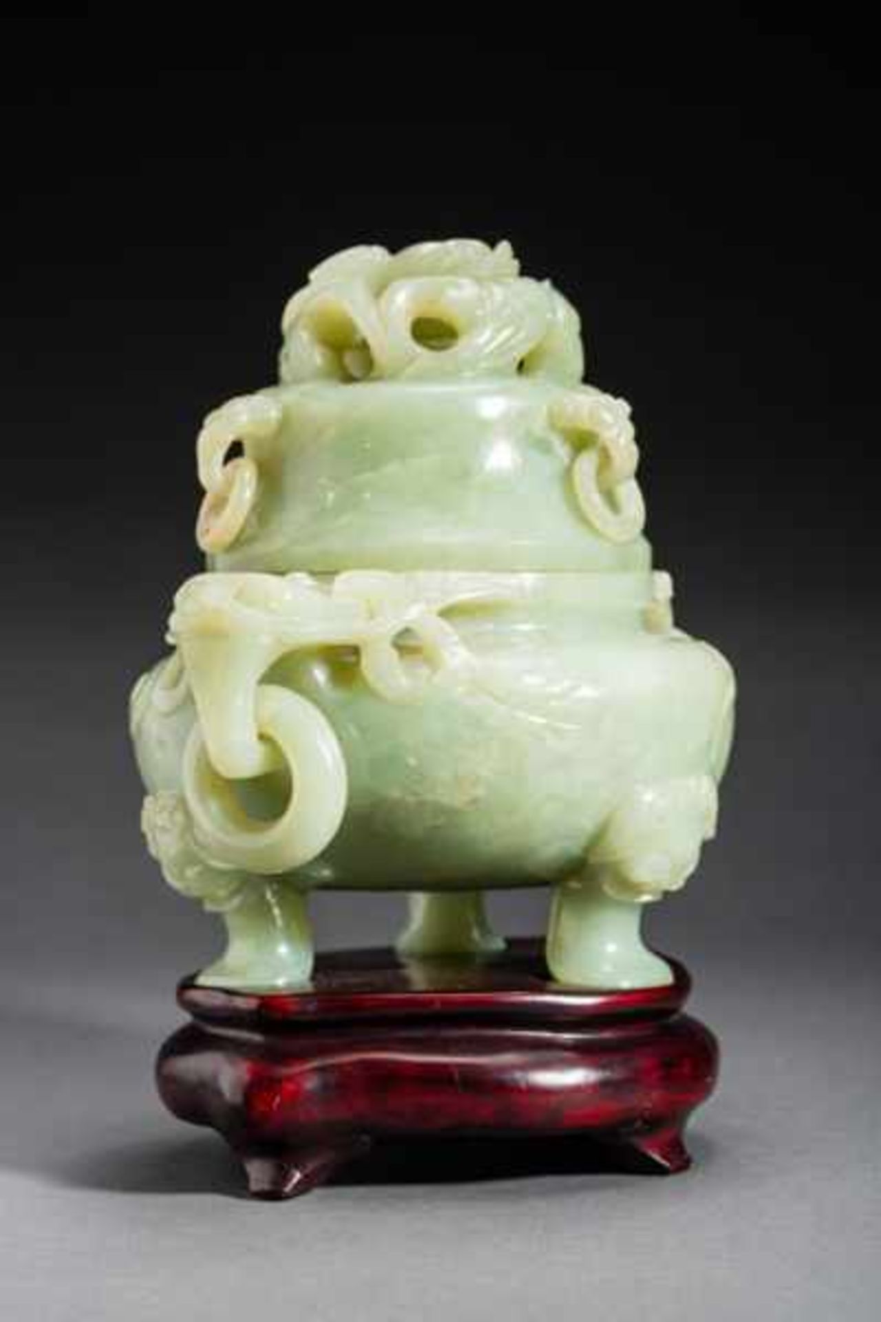 HEAVY JADE VESSEL WITH FANTASTIC ANIMALS Jade. China, Three-legged ding with lid cut out of a - Image 4 of 5