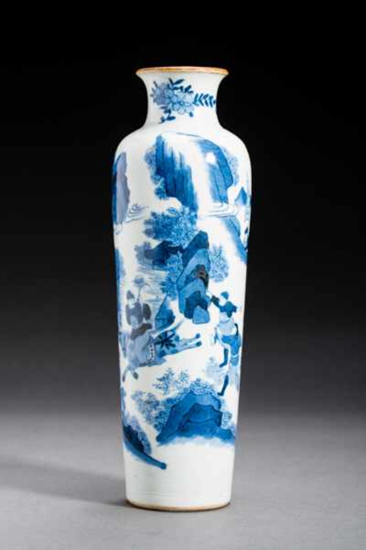 VASE WITH LANDSCAPE AND PEOPLE Porcelain with cobalt-blue painting. China, Cylindrical form gently