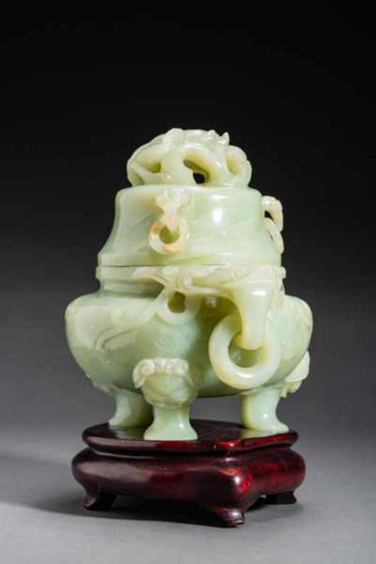 HEAVY JADE VESSEL WITH FANTASTIC ANIMALS Jade. China, Three-legged ding with lid cut out of a - Image 3 of 5