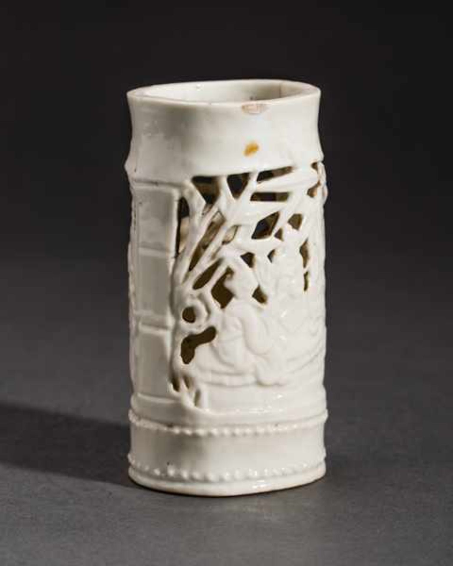 THE SEVEN WISE MEN IN A BAMBOO GROVE Blanc de Chine-Porcelain. China, Qing, 19th cent.A cup for - Image 5 of 5