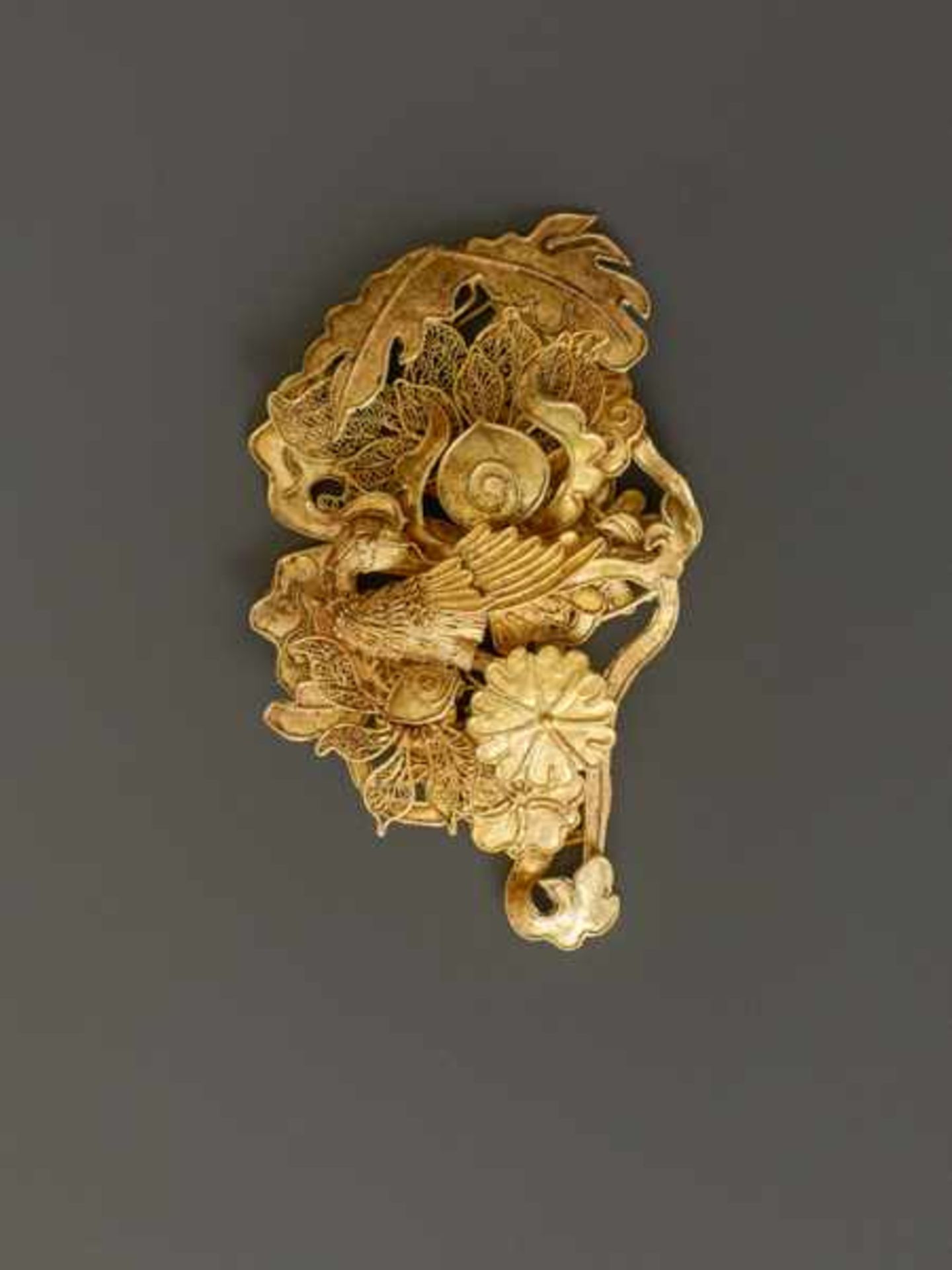 JEWELRY Gold. China, 18th to 19th cent. or earlierRare, finely executed work in intricate, varied