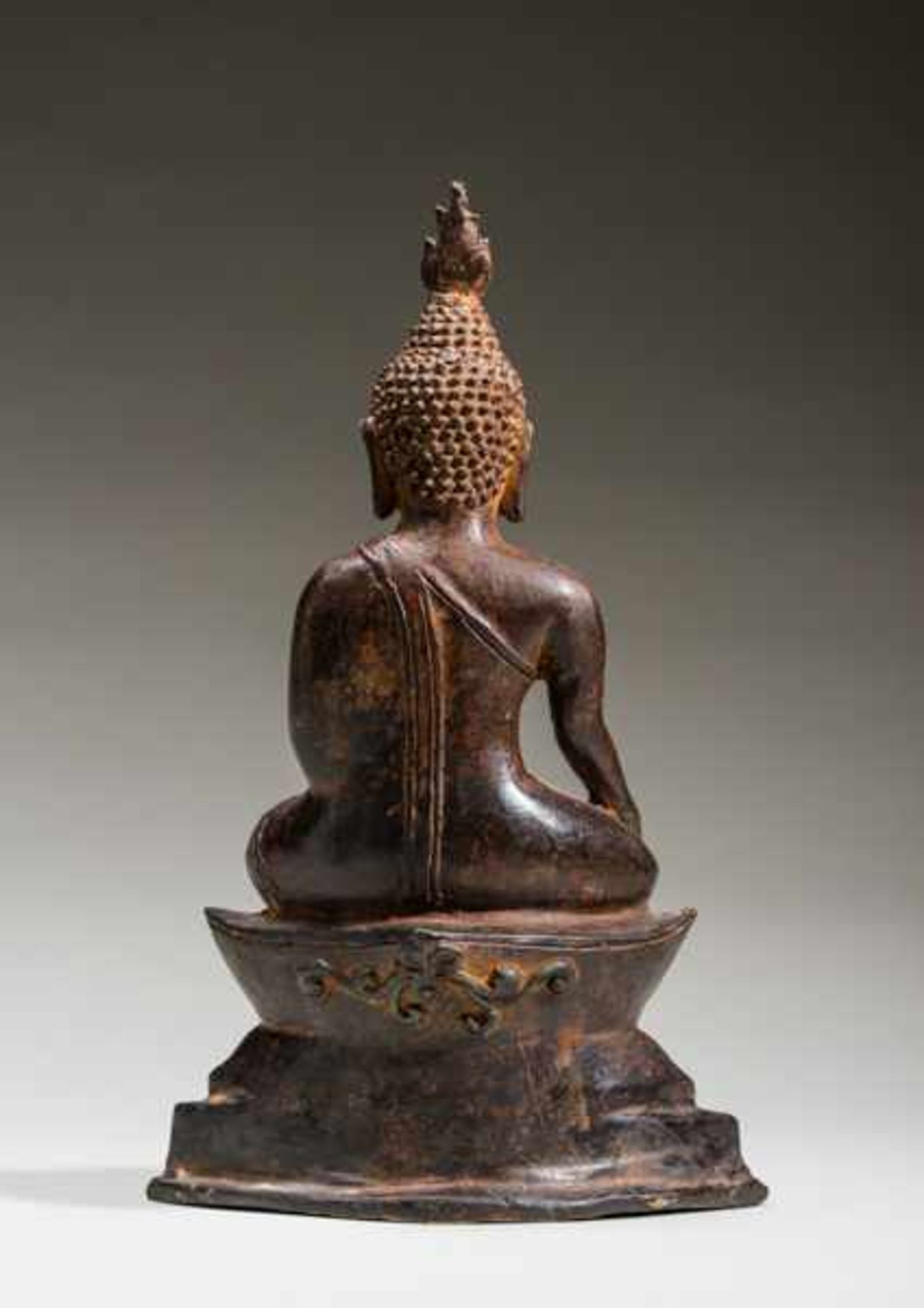 SEATED BUDDHA SHAKYAMUNI Bronze. Laotisch, ca. 18th to 19th cent.Buddha, Shakyamuni, seated in - Image 5 of 6