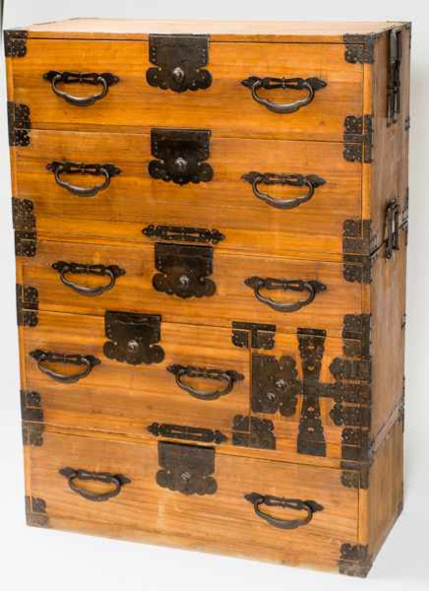 TANSU . Japan, first half of 20 cent.185, 186, 187 THREE TANSU: DRAWERED STORAGE CABINETS The