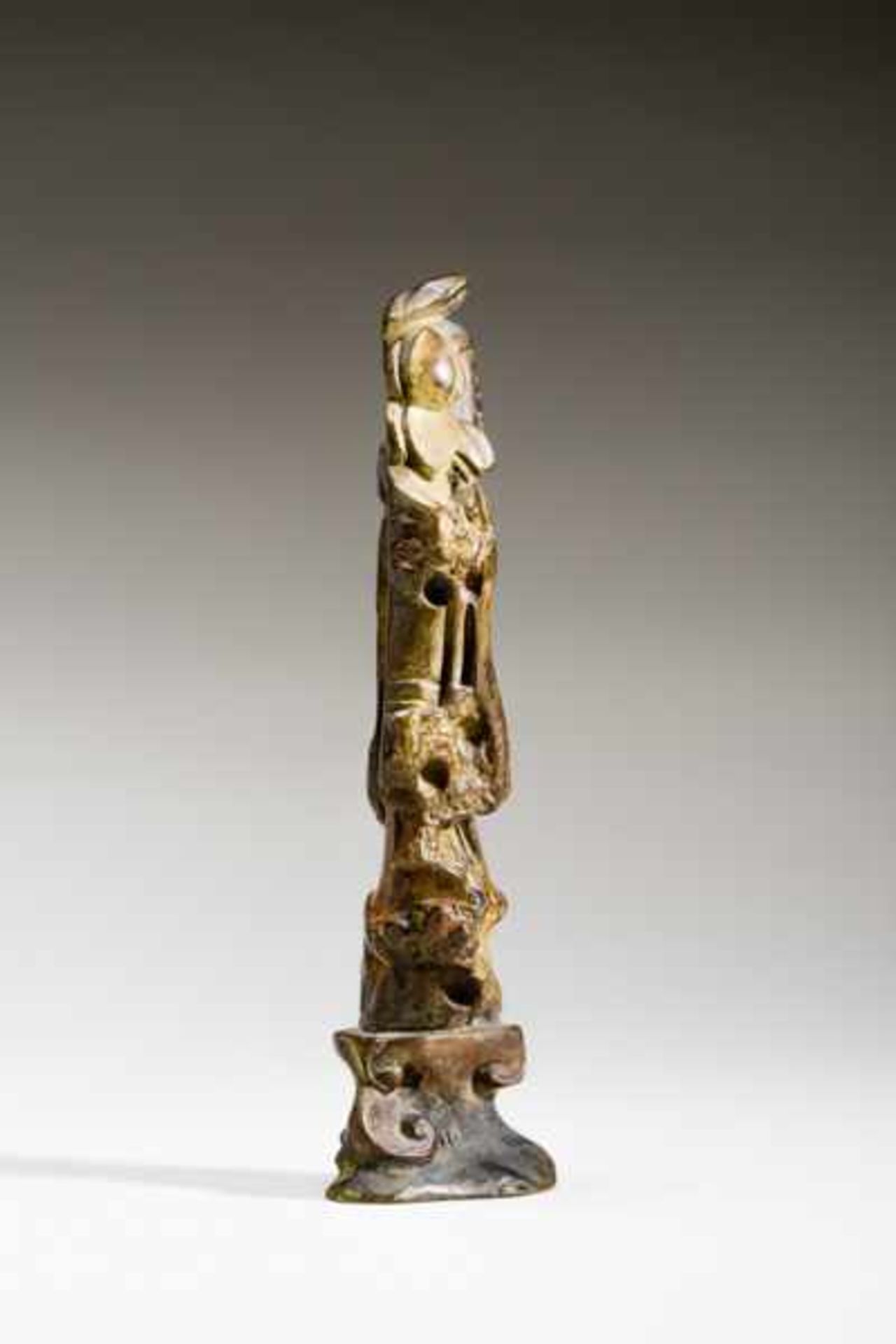 TWO STANDING DIVINITIES Bronze. China, possibly 18th cent. to first half of 19th cent.These two - Image 7 of 9