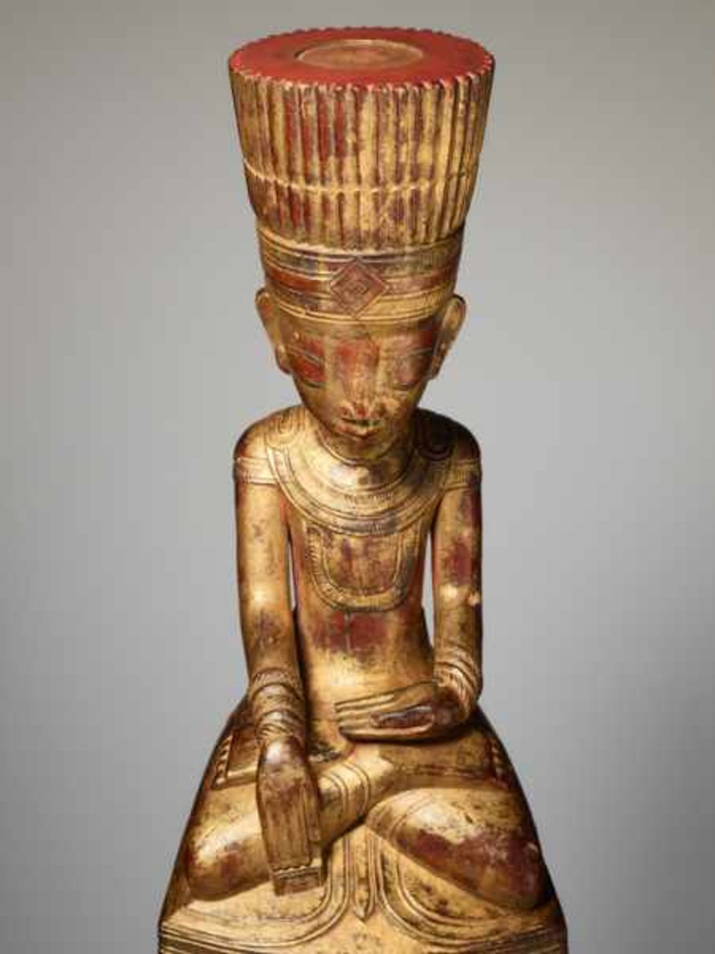 CROWNED BUDDHA Noble wood, lacquer and gilding. Burma, Shan, Konbaung 19th cent.Buddha Shakyamuni - Bild 8 aus 8