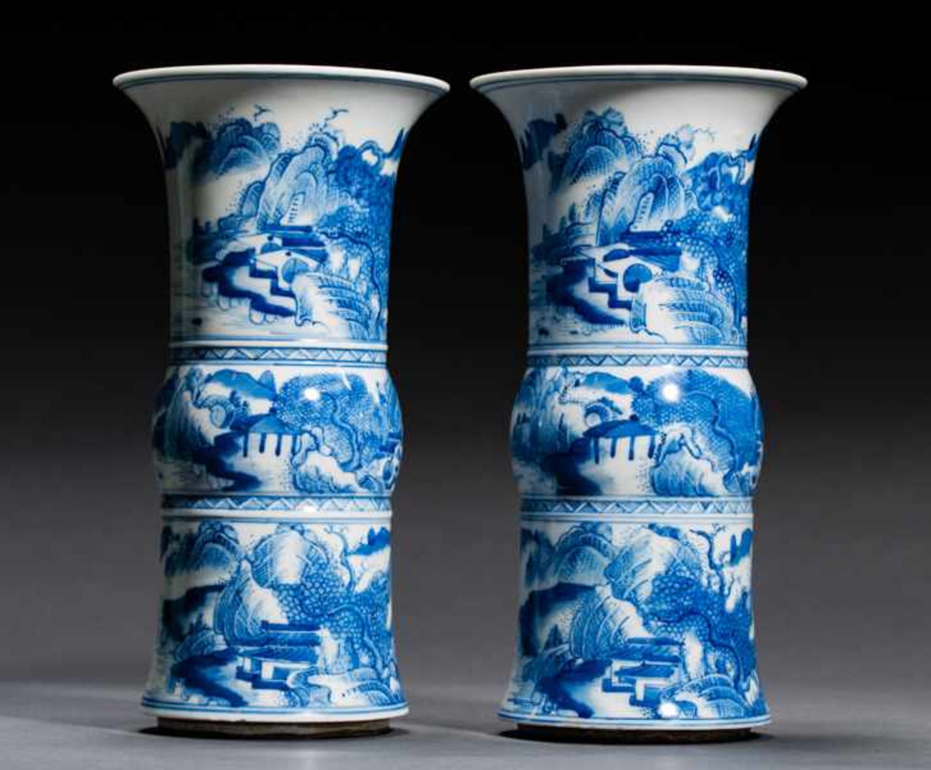 PAIR OF VASES WITH LANDSCAPES Porcelain with cobalt-blue painting. China, Two rouleau-shaped pieces: - Image 2 of 4