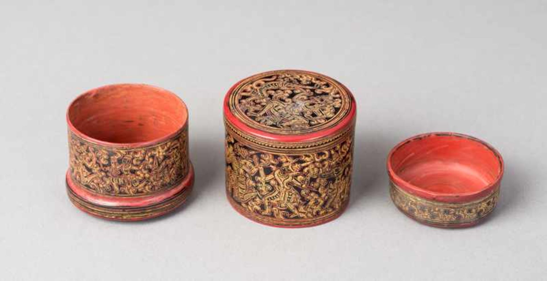 THREE ROUND BOXES WITH LIDS Bamboo, wood, lacquer and gilding. Burma, Three very nice, small boxes - Image 3 of 9