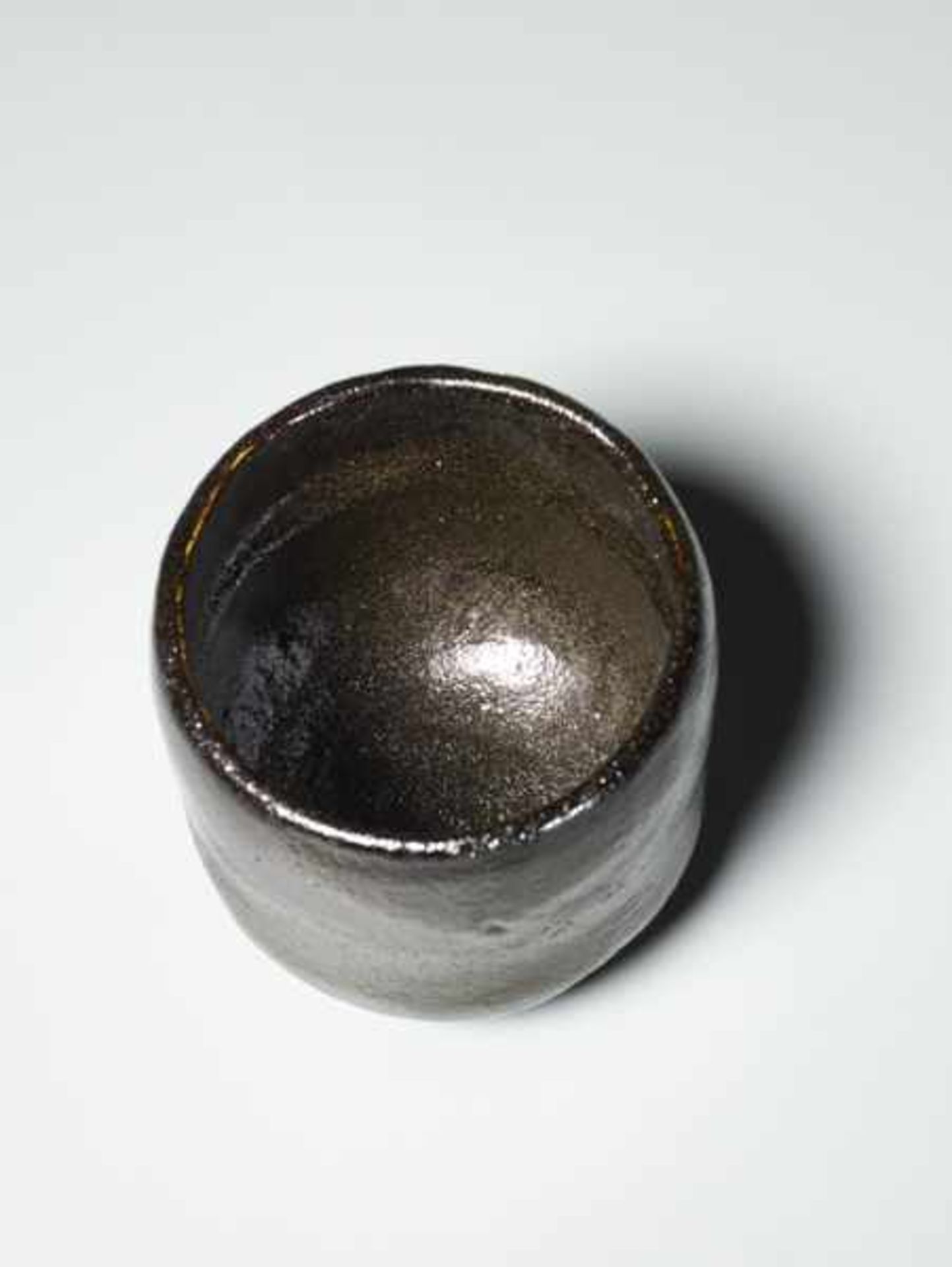 CHAWAN Glazed Raku ceramic. Japan, ca. Meiji and laterStraight-sided cup with light indentation, - Image 4 of 6