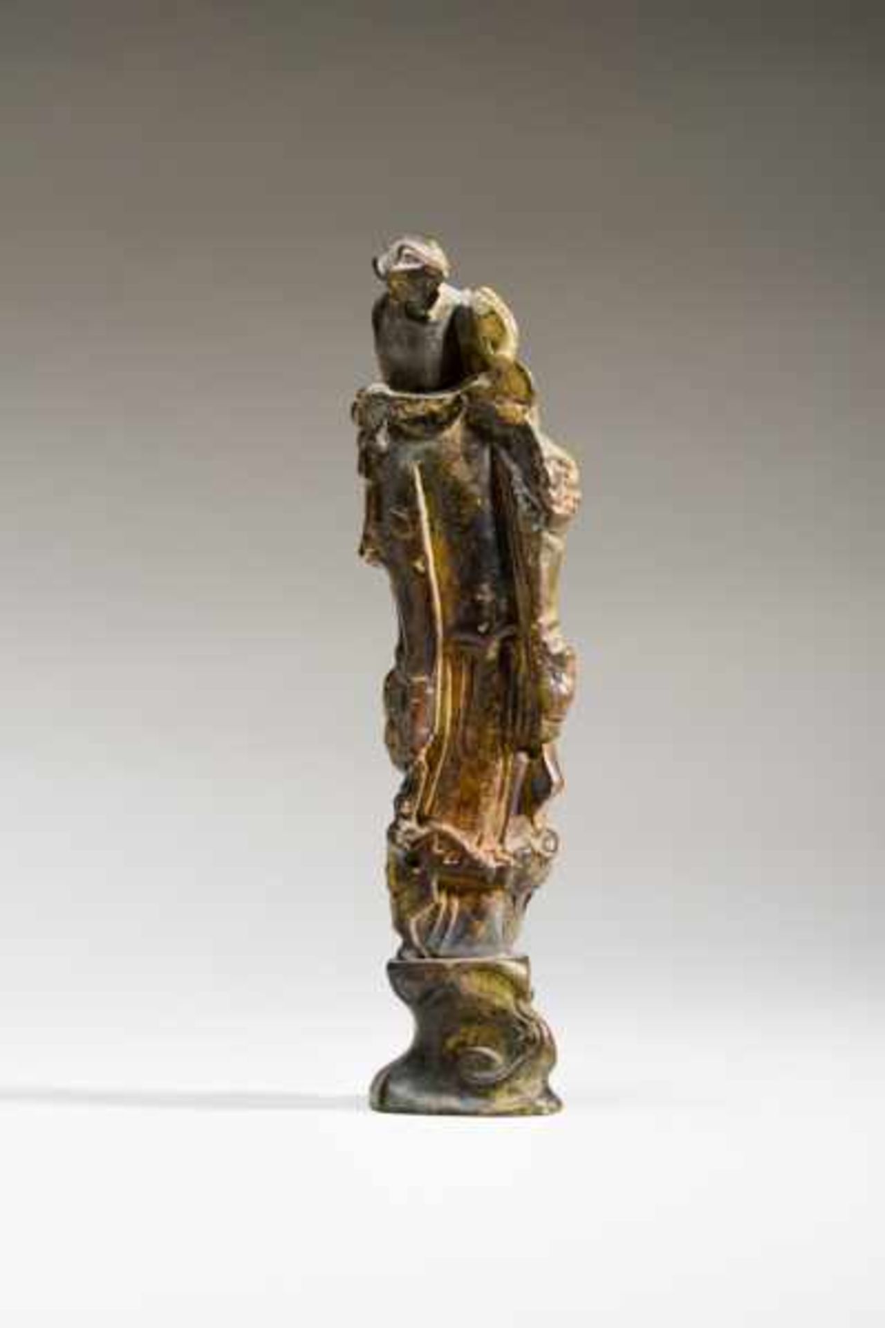 TWO STANDING DIVINITIES Bronze. China, possibly 18th cent. to first half of 19th cent.These two - Image 8 of 9