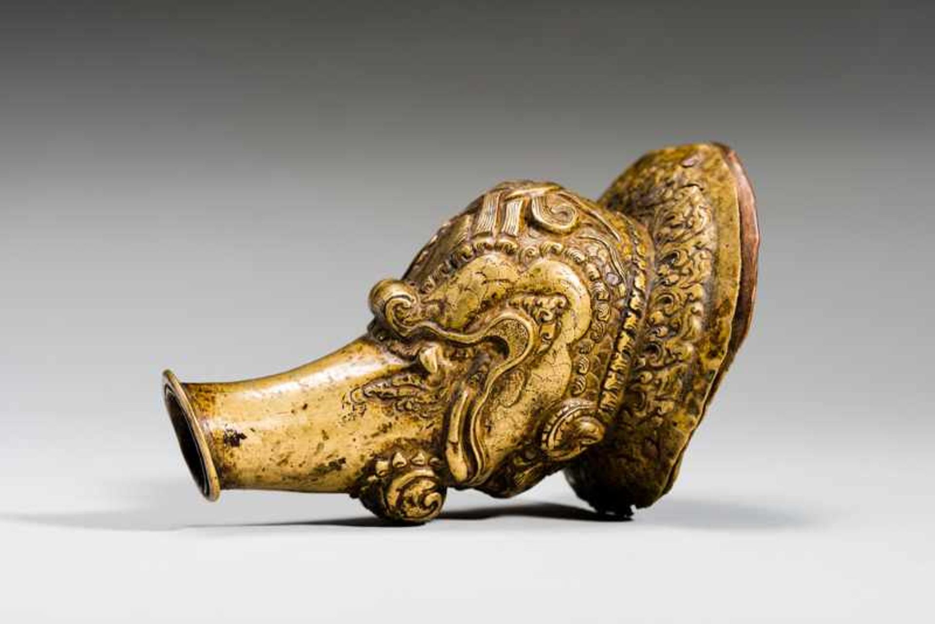 HEAD OF A MYTHICAL CREATURE Yellow bronze. Tibet, ca. 18th to 19th cent.This interesting piece is - Image 2 of 7