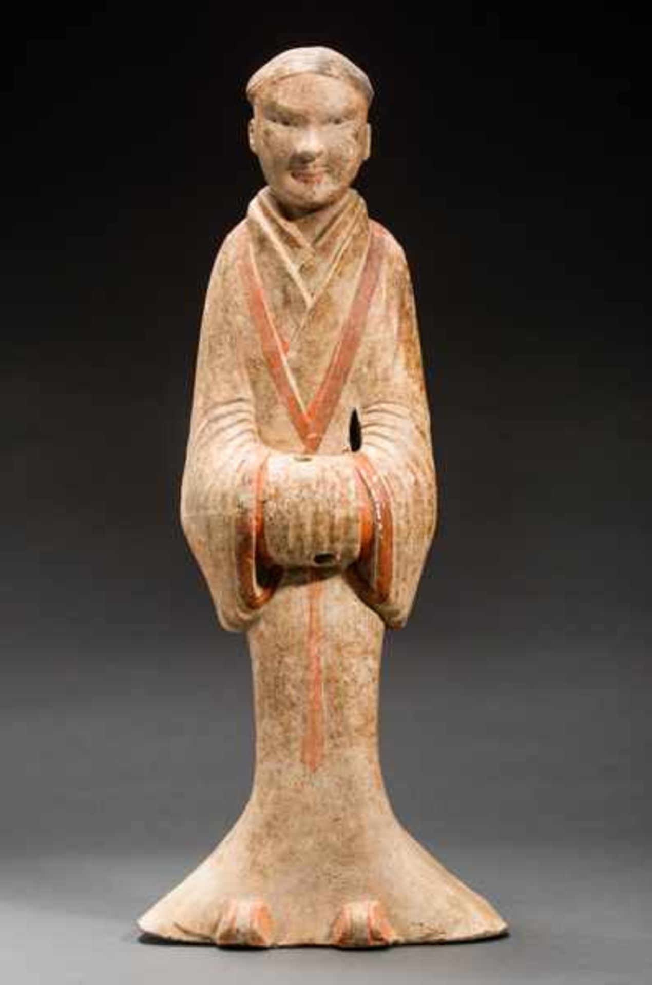 LARGE FIGURE OF A COURT SERVANT Terracotta, cold painting. China, Han-dynasty (206 BC - 220 nach),