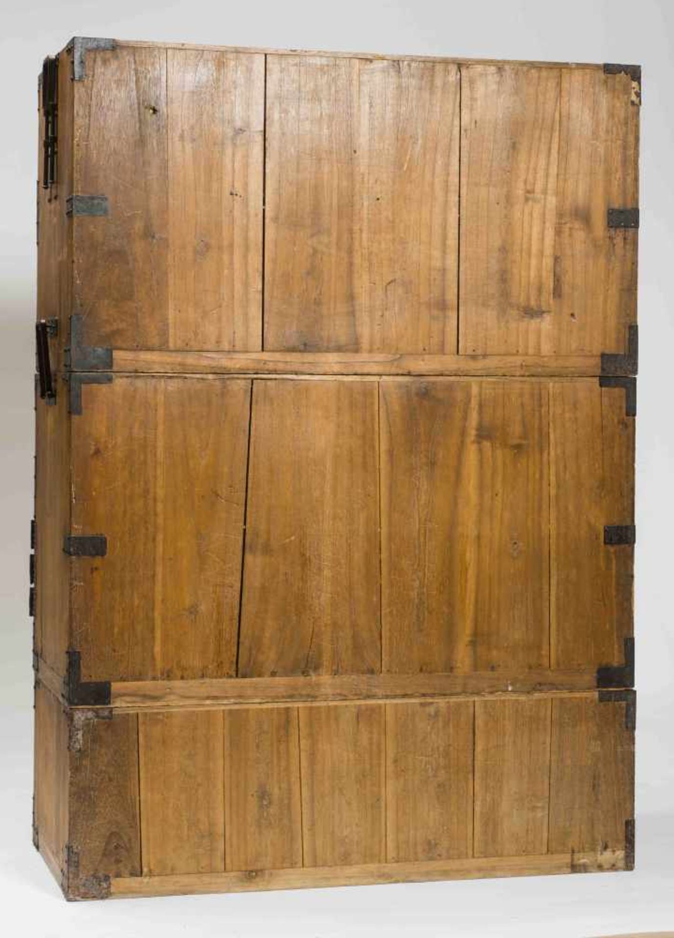 TANSU . Japan, first half of 20 cent.185, 186, 187 THREE TANSU: DRAWERED STORAGE CABINETS The - Image 5 of 5