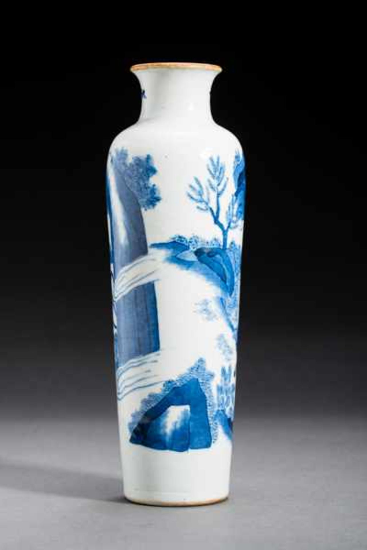 VASE WITH LANDSCAPE AND PEOPLE Porcelain with cobalt-blue painting. China, Cylindrical form gently - Image 3 of 6