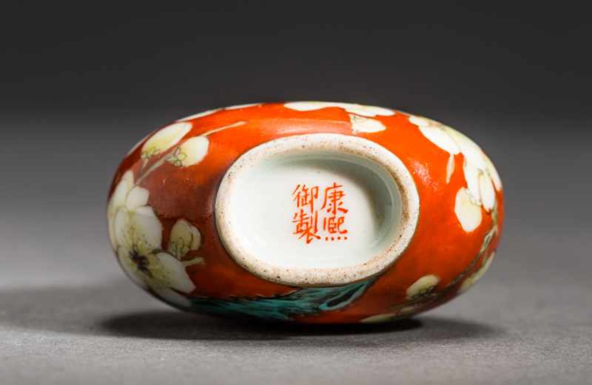 BLOSSOMING PLUM TREE Porcelain with enamel paint. Stopper: gilded porcelain, ivory spoon. China, - Image 5 of 6