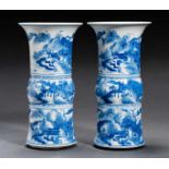 PAIR OF VASES WITH LANDSCAPES Porcelain with cobalt-blue painting. China, Two rouleau-shaped pieces: