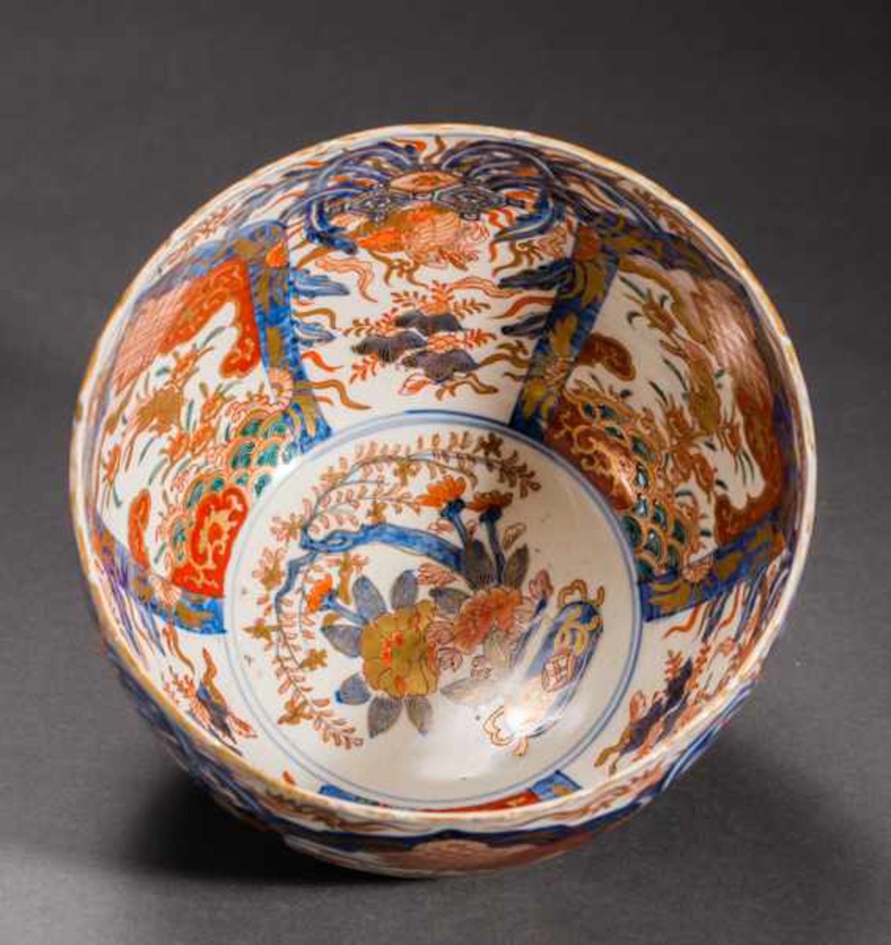 VERY DECORATIVE BOWL Imari porcelain with blue underglaze, enamel paint and gold. Japan, MeijiThis - Image 4 of 6