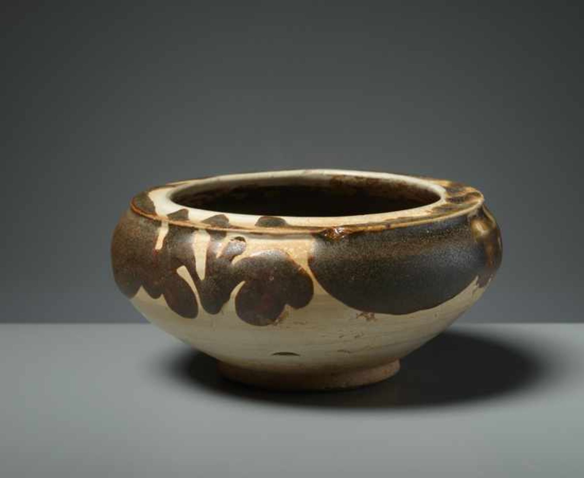 SMALL BOWL Glazed ceramic. China, Ming to Qing dynastyThe small bowl, a water container for the