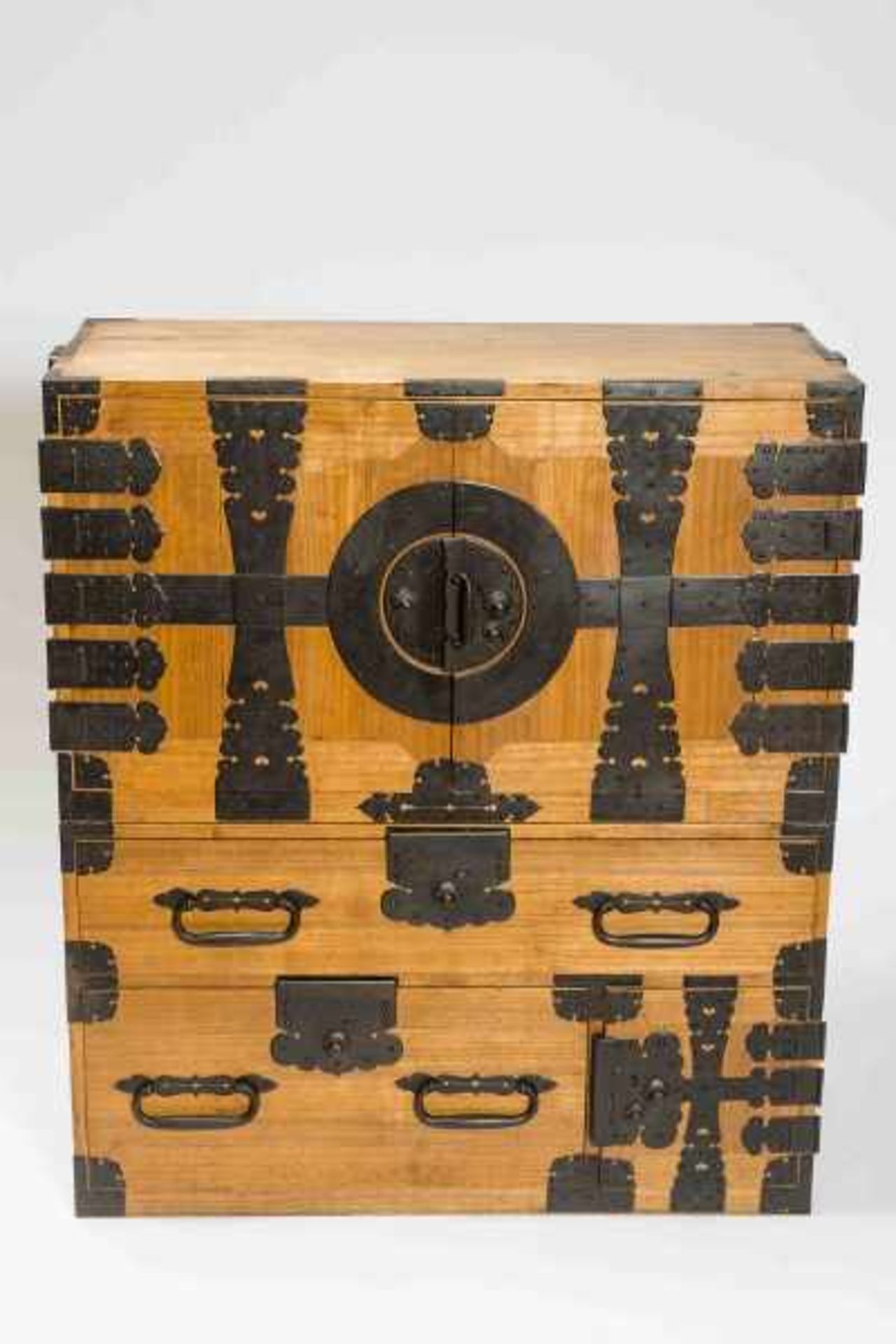 TANSU . Japan, first half of 20 cent.185, 186, 187 THREE TANSU: DRAWERED STORAGE CABINETS The - Image 2 of 5