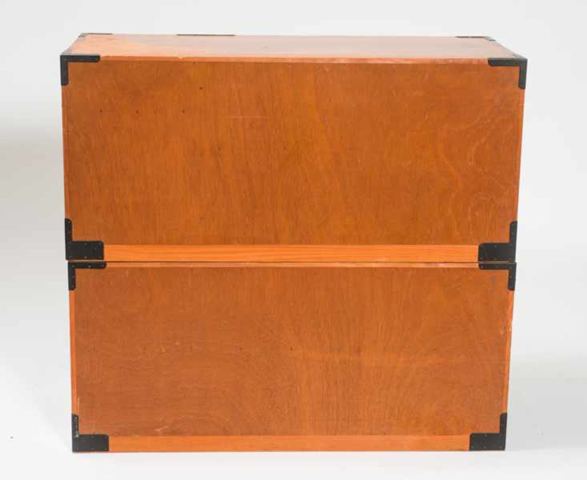 TANSU . Japan, first half of 20 cent.185, 186, 187 THREE TANSU: DRAWERED STORAGE CABINETS The - Image 4 of 4