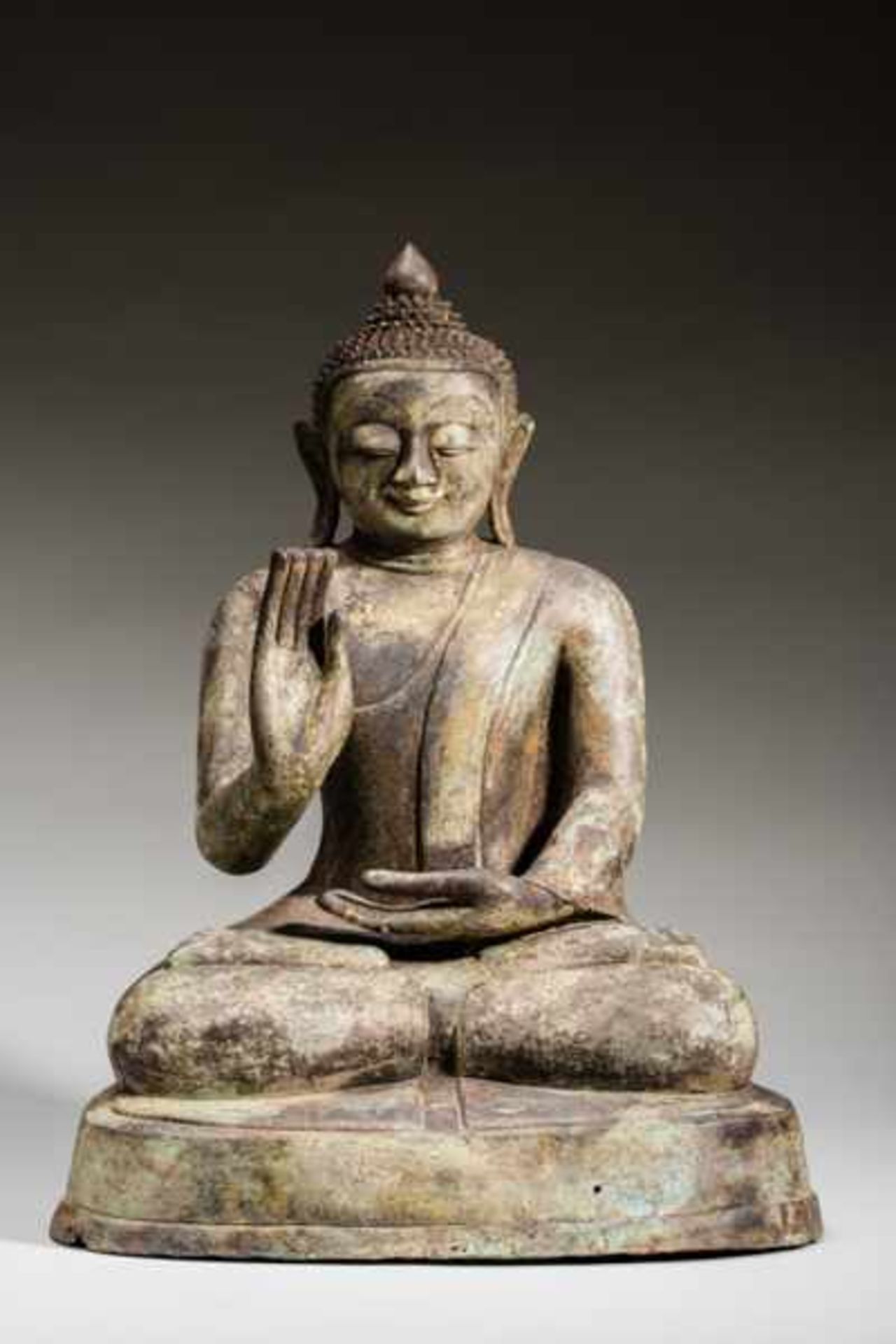 SEATED BUDDHA SHAKYAMUNI Bronze. Burma, in the style of 18th cent.Buddha in lotus position,