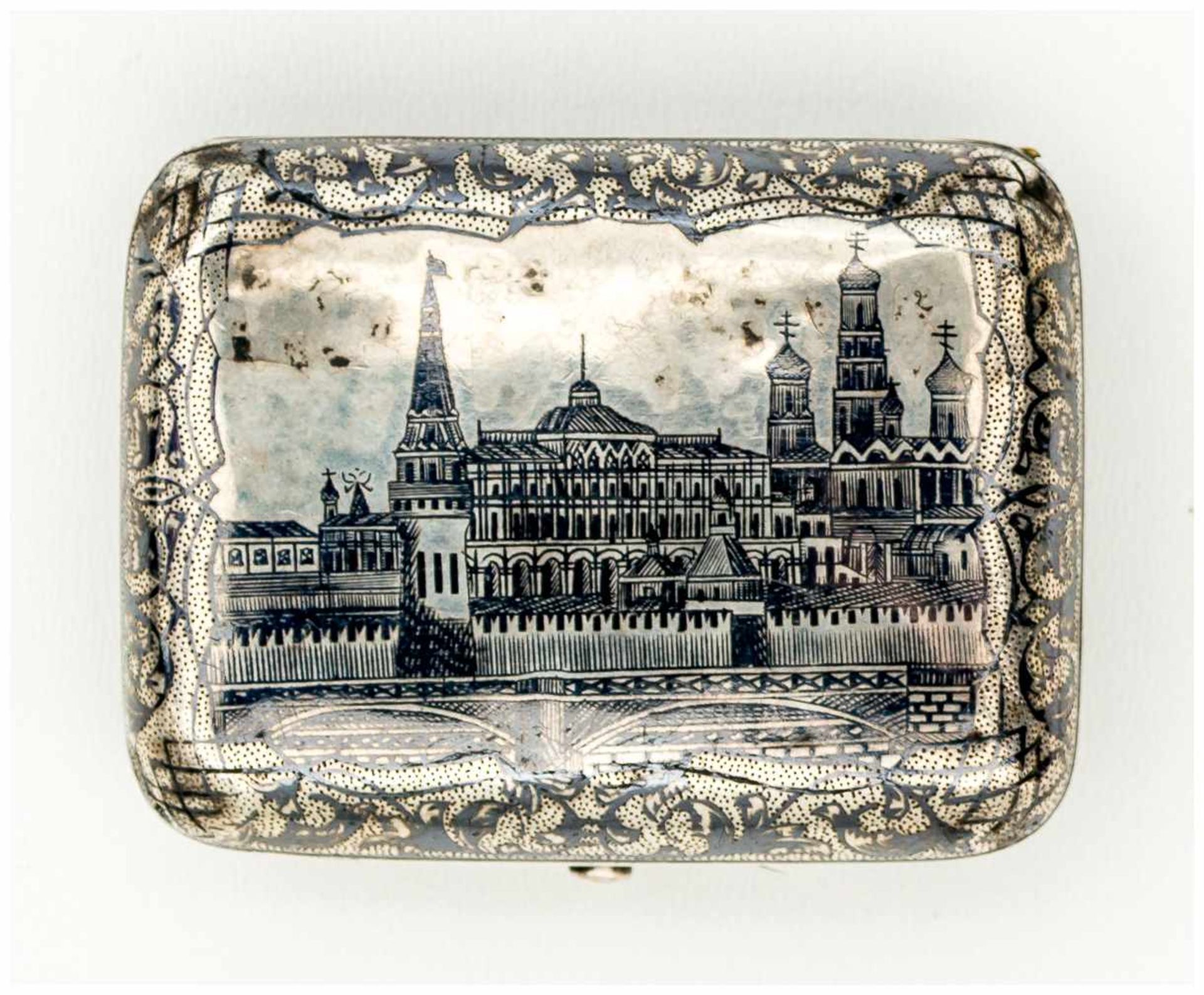 Schnupftabakdose Moskau, 1891-1896 Silber, 50g Beschaumeister: A. Romanov (1886-1894) Meister: N.