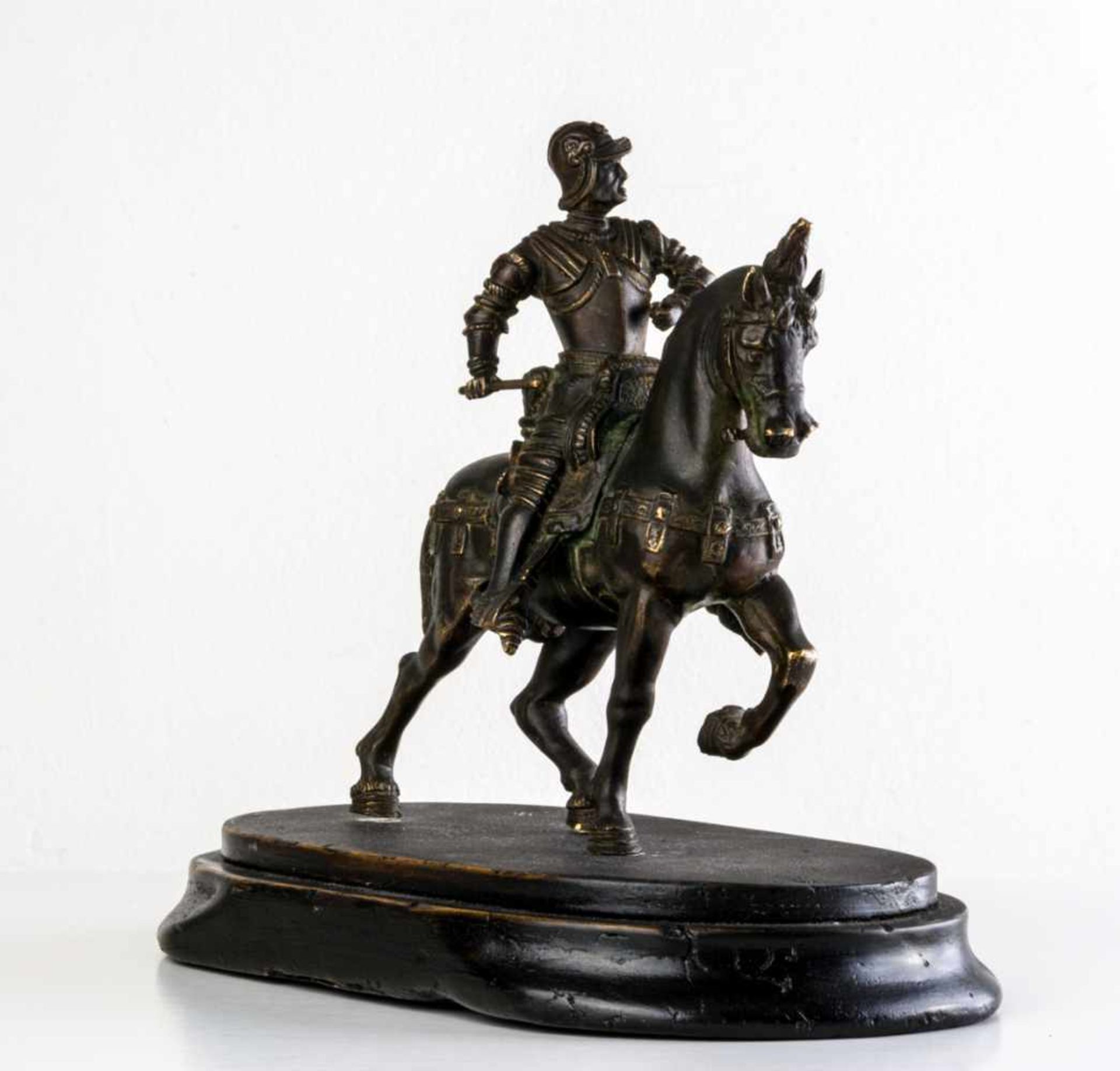Italienischer Meister, 18. Jh. Reiterstandbild des Bartolomeo Colleoni Bronze, 18 cm hoch (ohne - Bild 2 aus 4