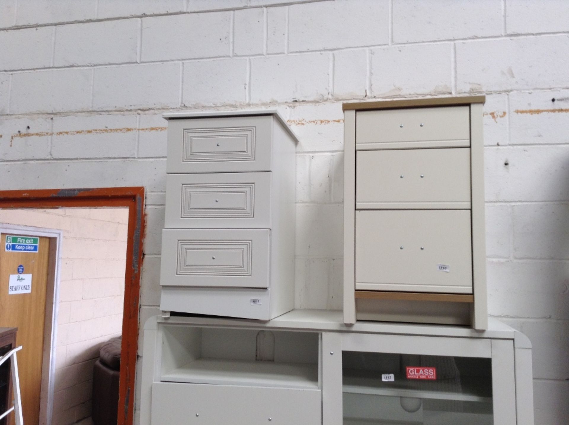 WHITE 3 DRAWER BEDSIDE (return)