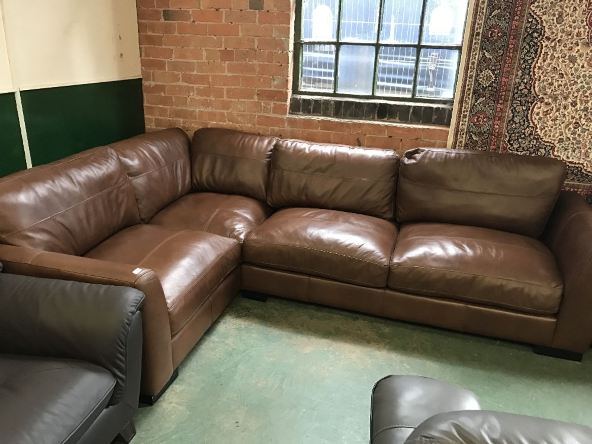 BROWN LEATHER 2 PART CORNER GROUP