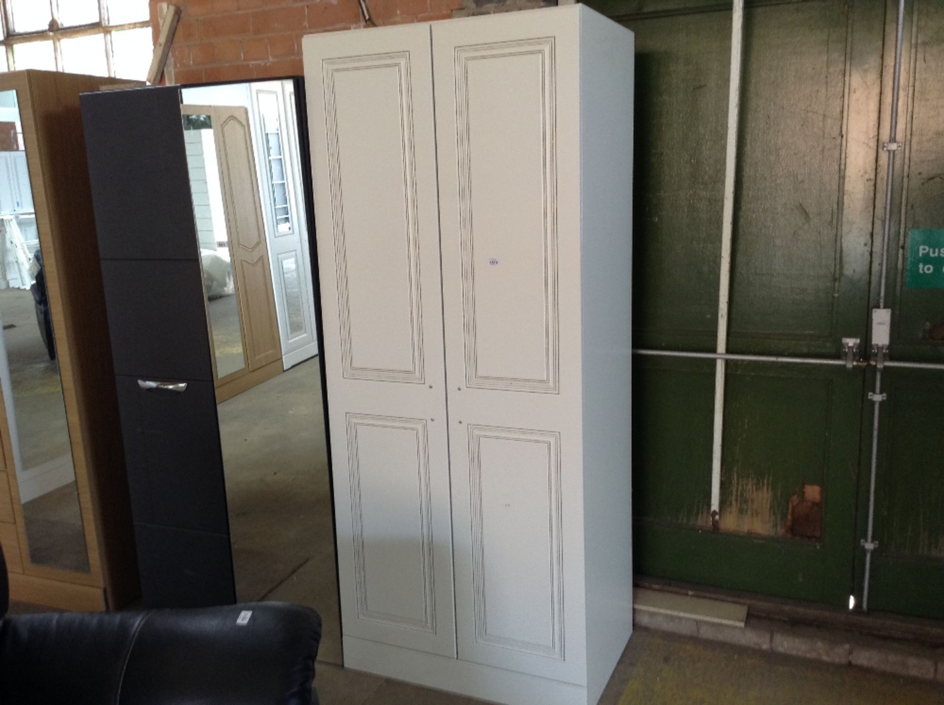 WHITE DOUBLE WARDROBE (return)