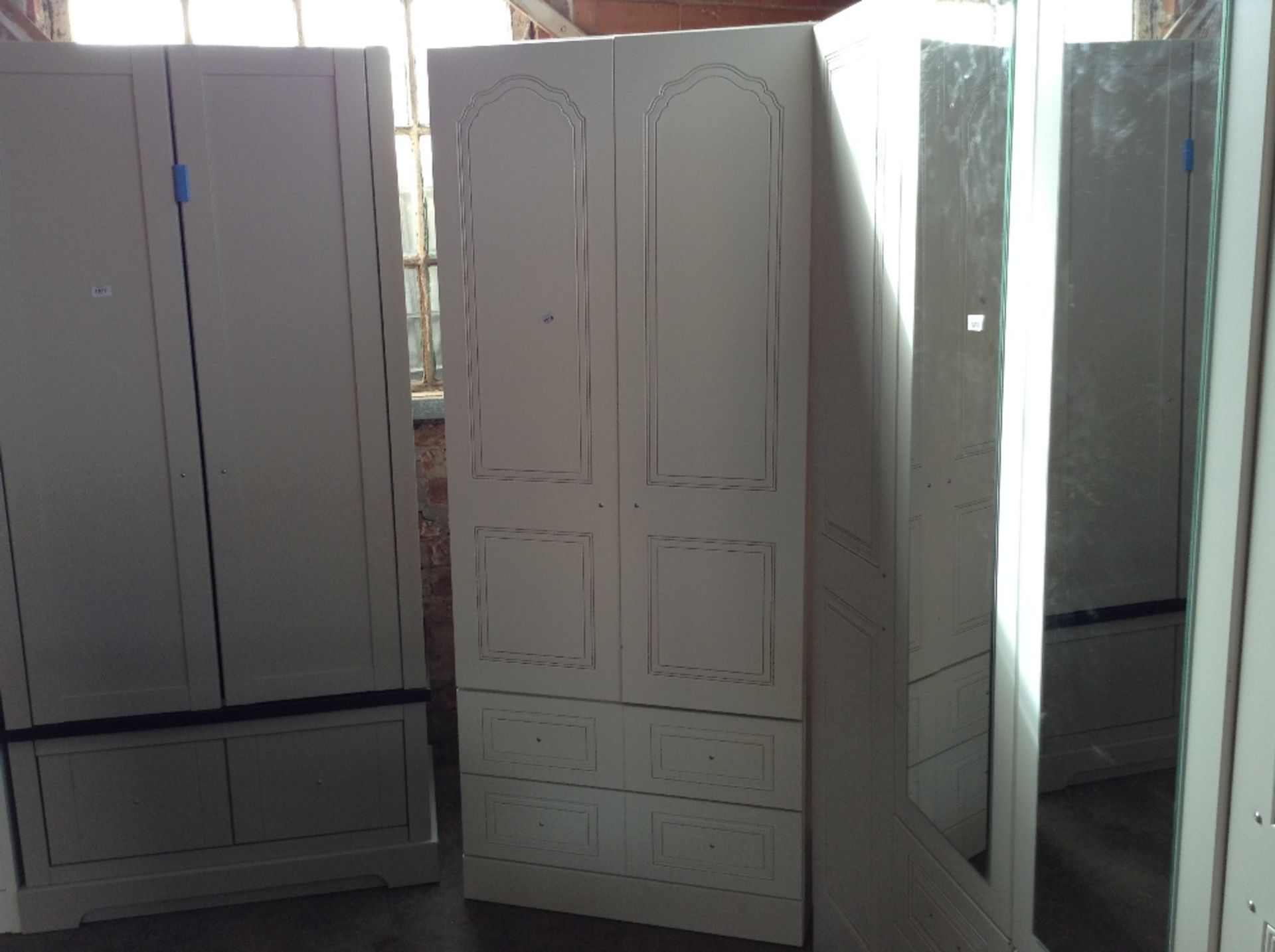 WHITE DOUBLE WARDROBE (return)