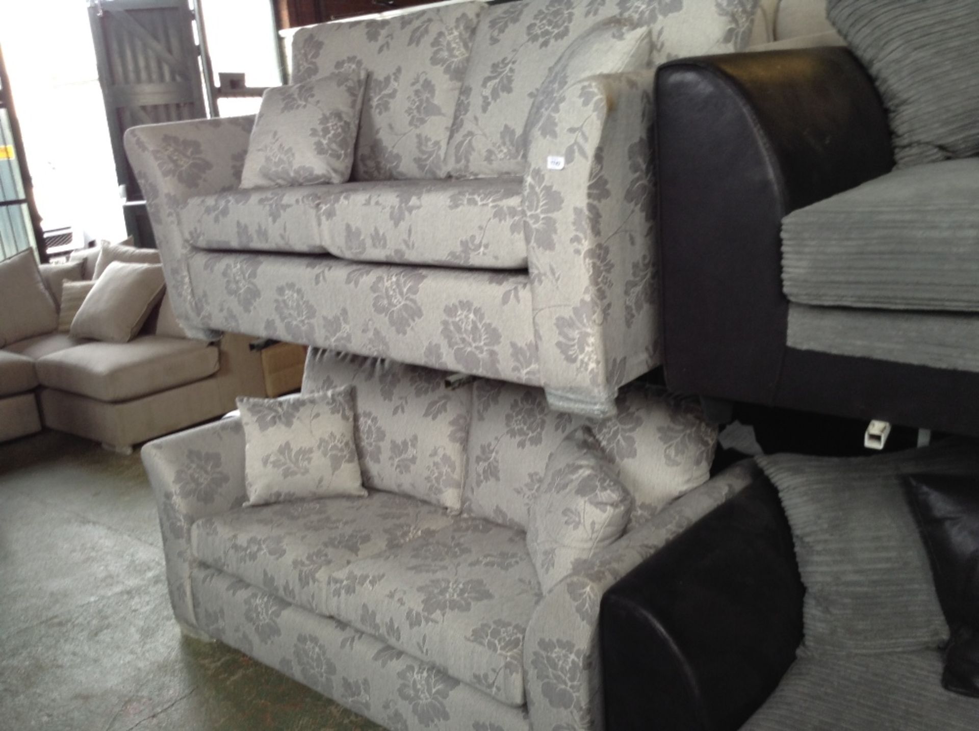 2 x HATTIE TANARO GREY FLORAL PATTERNED 2 SEATER S