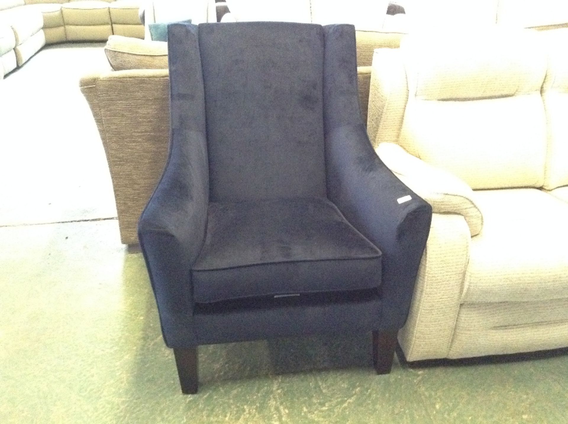 BLUE VELVET WING CHAIR (TR000886 WO0174938)